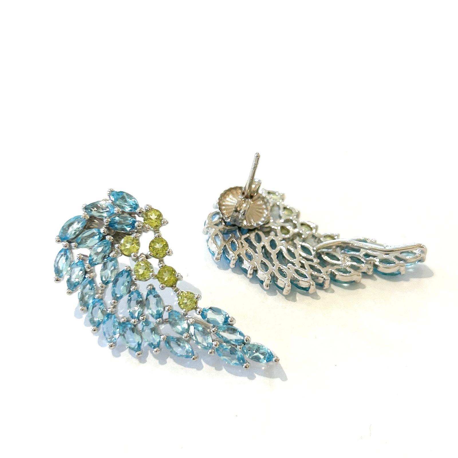 Brilliant Cut Bochic “Orient” Green Peridot & Blue Topaz Set 18K In Gold & Silver Earrings For Sale