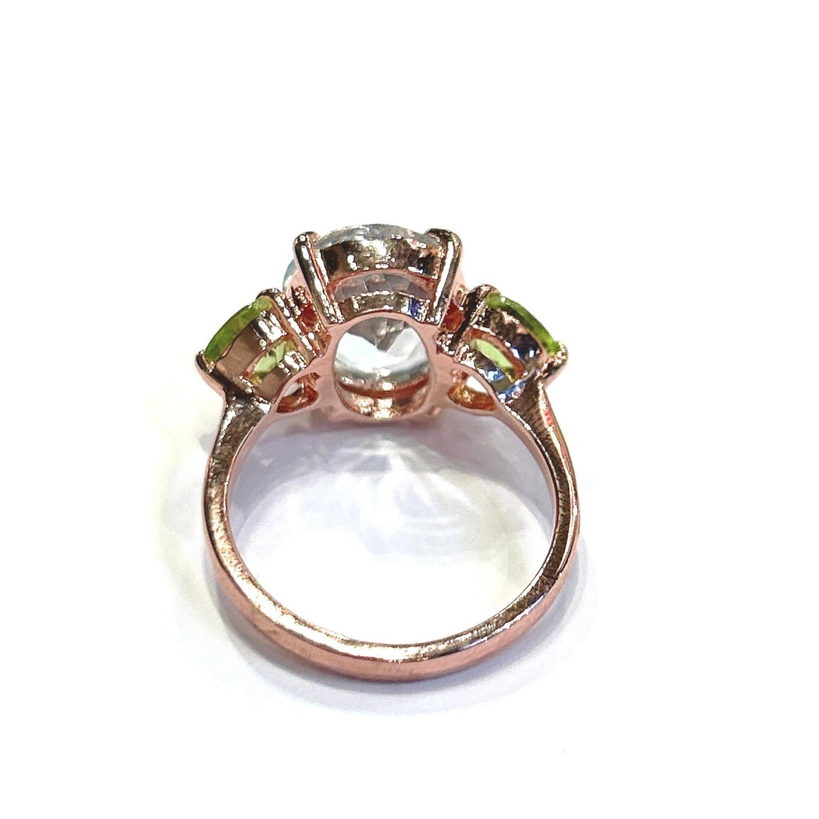 Bochic “Orient” Green Peridot & Oval Blue Topaz Ring Set In 18K Gold & Silver In New Condition For Sale In New York, NY