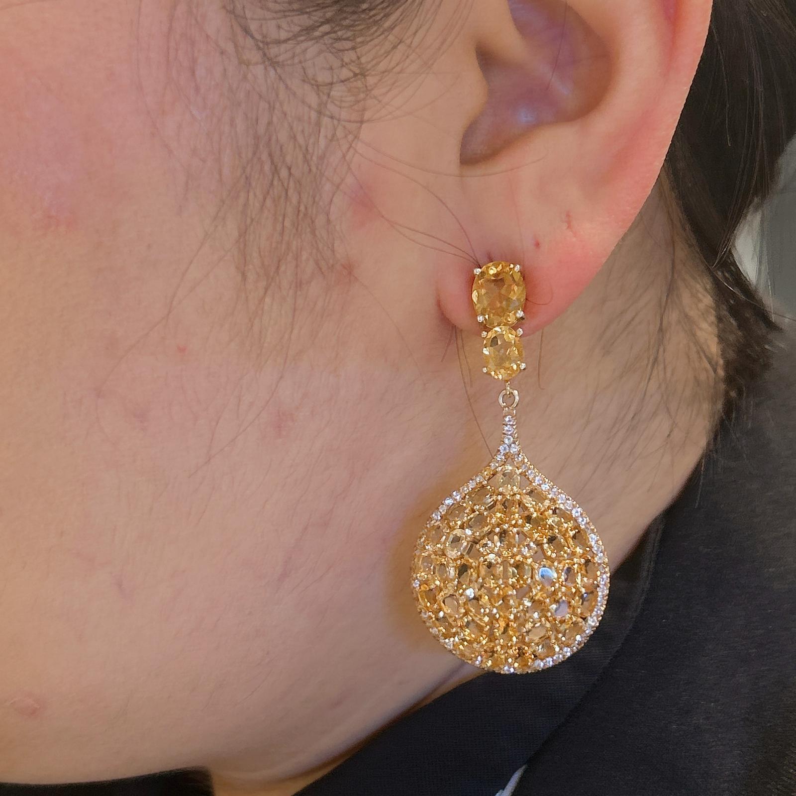 Bochic “Orient” Multi Golden Citrin Drop Earrings Set In 18K Gold & Silver 

Natural Yellow Citrin - 13 carat 

The earrings from the 