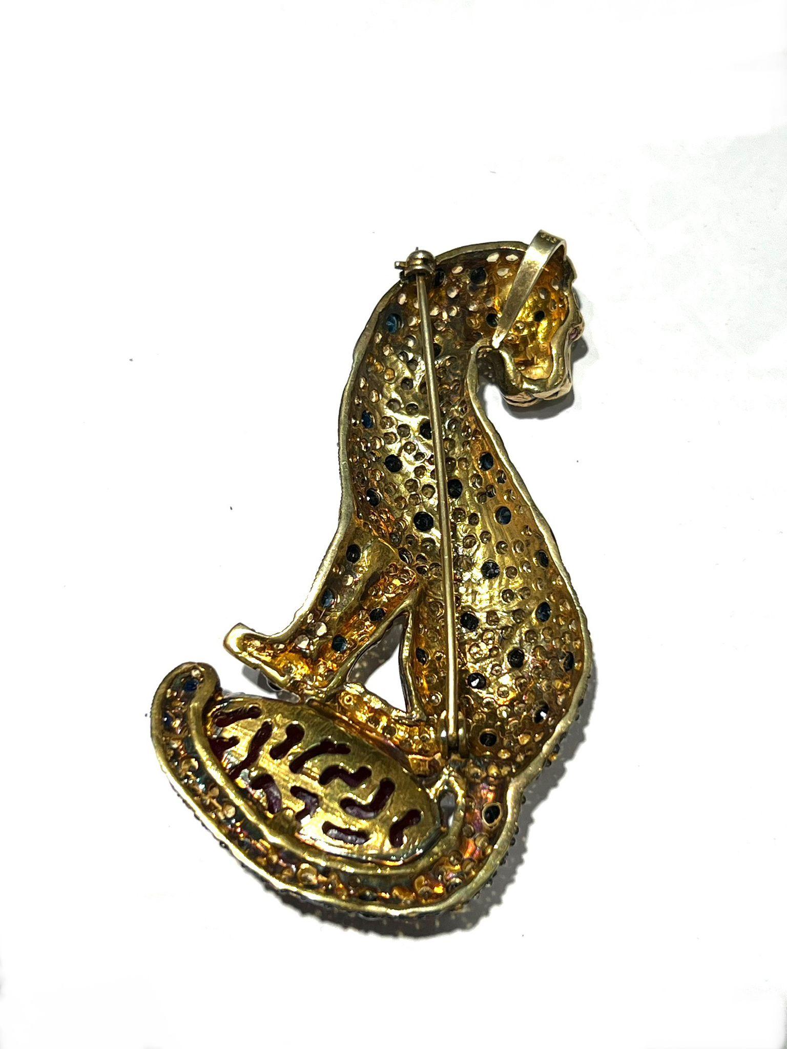 Bochic “Orient” Multi Sapphire & Center Ruby Brooch or Pendent Set In 18K Gold & In New Condition For Sale In New York, NY