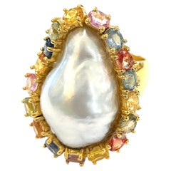 Bochic Orient Cocktailring aus 18 Karat Gold und Silber mit mehreren Saphiren und Perlen