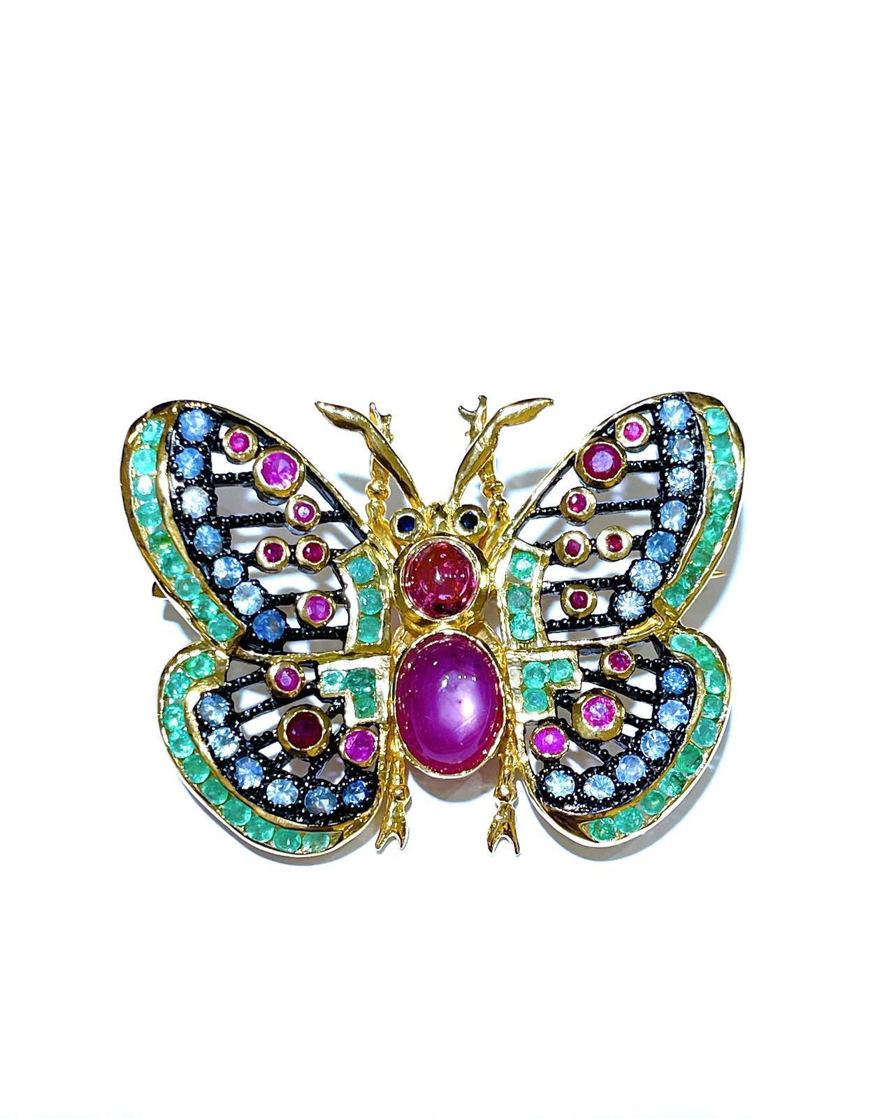 Bochic “Orient” Multi Sapphires & Ruby Brooch Set In 18K Gold & Silver 

Can be worn as a brooch and a pendant 

Natural Red Ruby  - 2.50 carat 
Multi color Natural Sapphires from Sri Lanka 
2.50 carat
Natural Emeralds  - 1.50 carats 


The Brooch