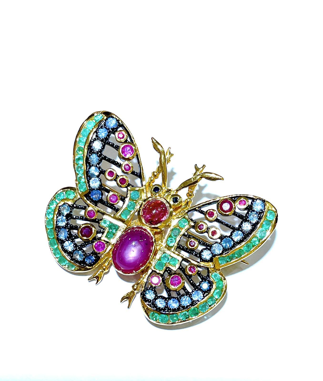 Bochic Orient Schmetterlingsbrosche aus 18 Karat Gold und Silber mit mehreren Saphiren und Rubinen  (Belle Époque) im Angebot