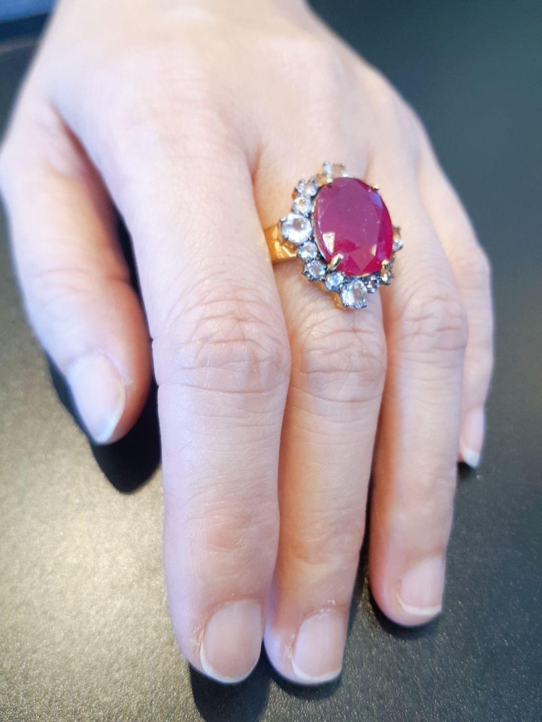 Bochic “Orient” Natural African Ruby & White Topaz Ring Set in 18K Gold & Silver In New Condition For Sale In New York, NY