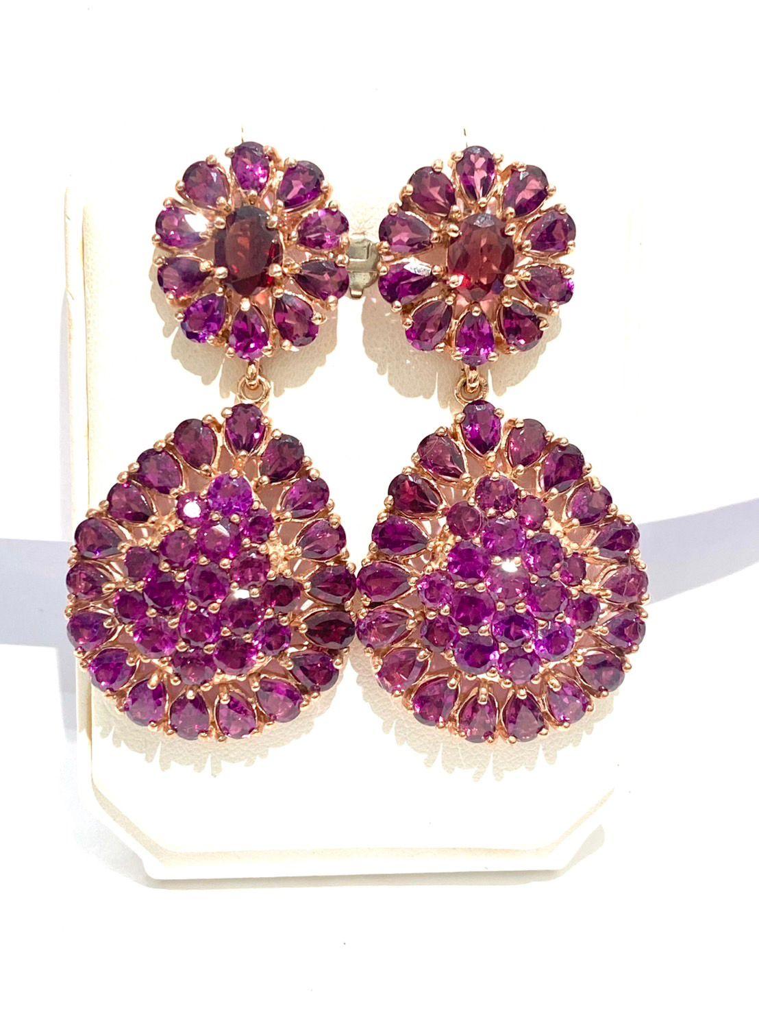 Bochic “Orient” Natural Amethyst Earrings Set In 18K Gold & Silver 

Natural Amethyst
9 carats 

The earrings from the 