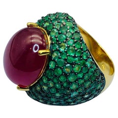 Anillo de cóctel Bochic "Orient" de oro de 18 quilates y plata con esmeralda natural y rubí