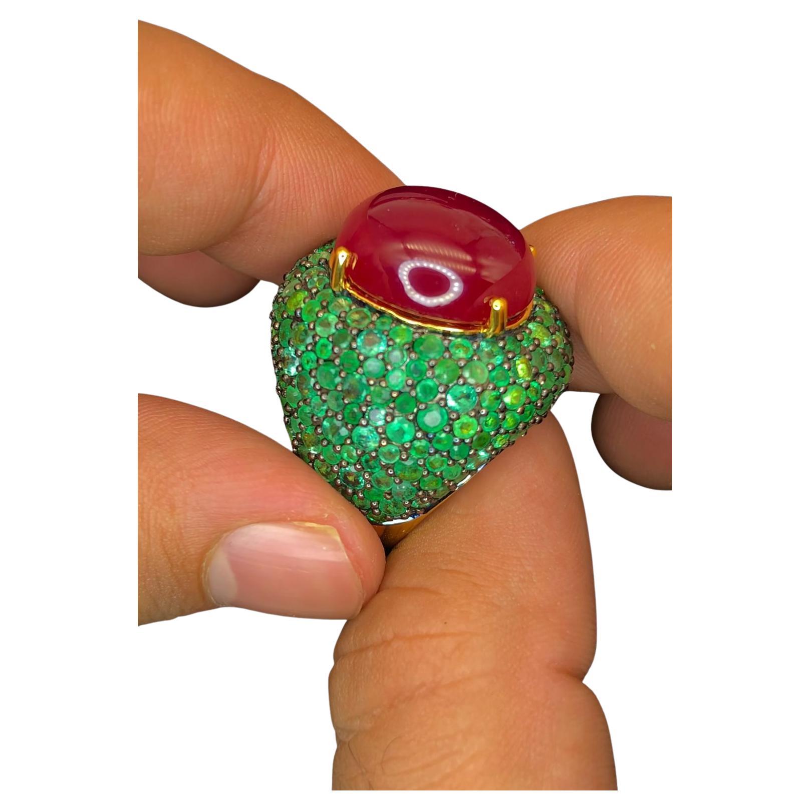 Anillo de cóctel Bochic "Orient" de oro de 18 quilates y plata con esmeralda natural y rubí