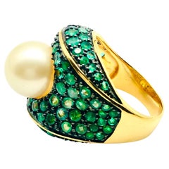 Anillo Bochic "Orient" de Esmeralda Natural y Perla del Mar del Sur en Oro de 18 quilates y Plata