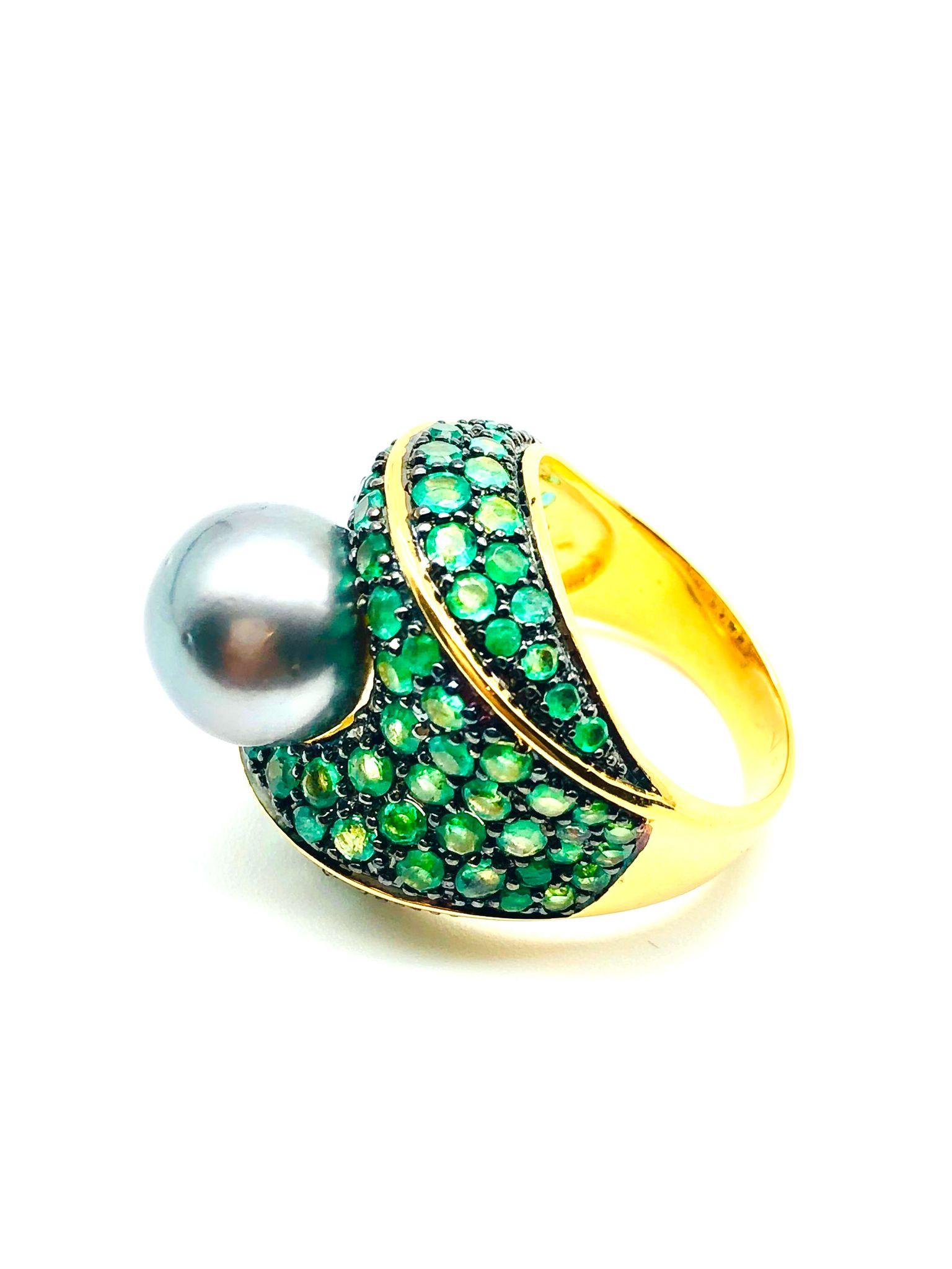 Brilliant Cut Bochic “Orient” Natural Emerald & Tahiti Pearl Ring Set In 18K Gold & Silver For Sale