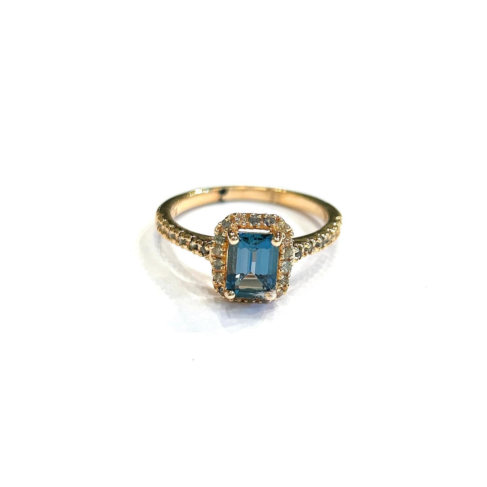 Bochic “Orient” Natural London Topaz & Topaz Solitaire Ring Set In 18K Gold & Silver

Natural Round Blue London Topaz  - 1.00  Carat 
Natural Round Brilliant Topaz 
0.50 Carat 

This Ring is from the 