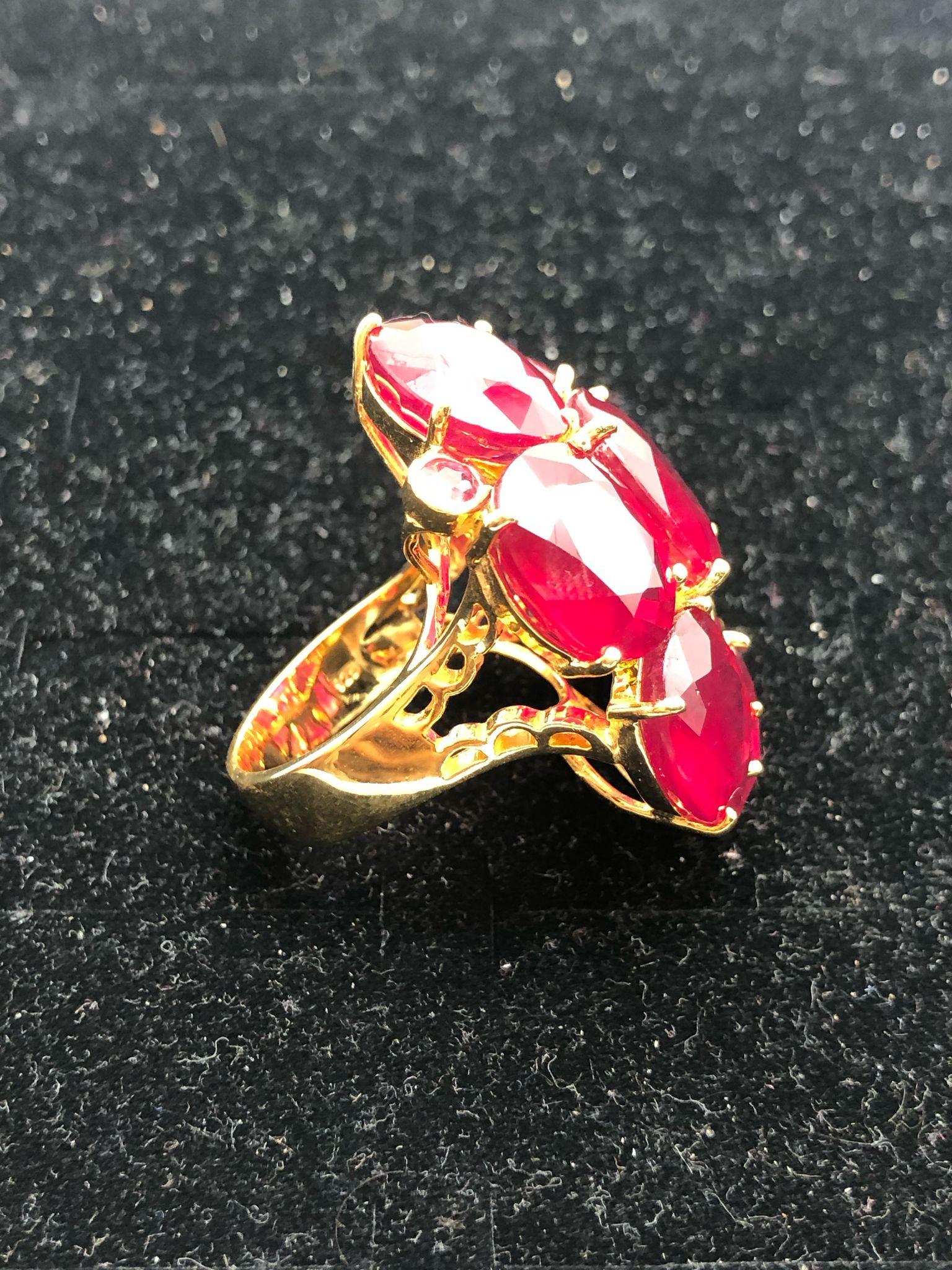 Bochic Orient Natural Ruby Cocktail Ring Set in 18K Gold & Silber mit Certifi im Angebot 6