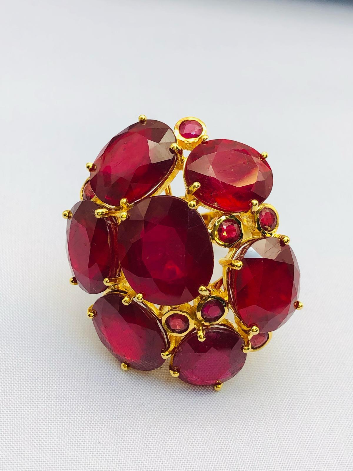 Bochic Orient Natural Ruby Cocktail Ring Set in 18K Gold & Silber mit Certifi im Angebot 3