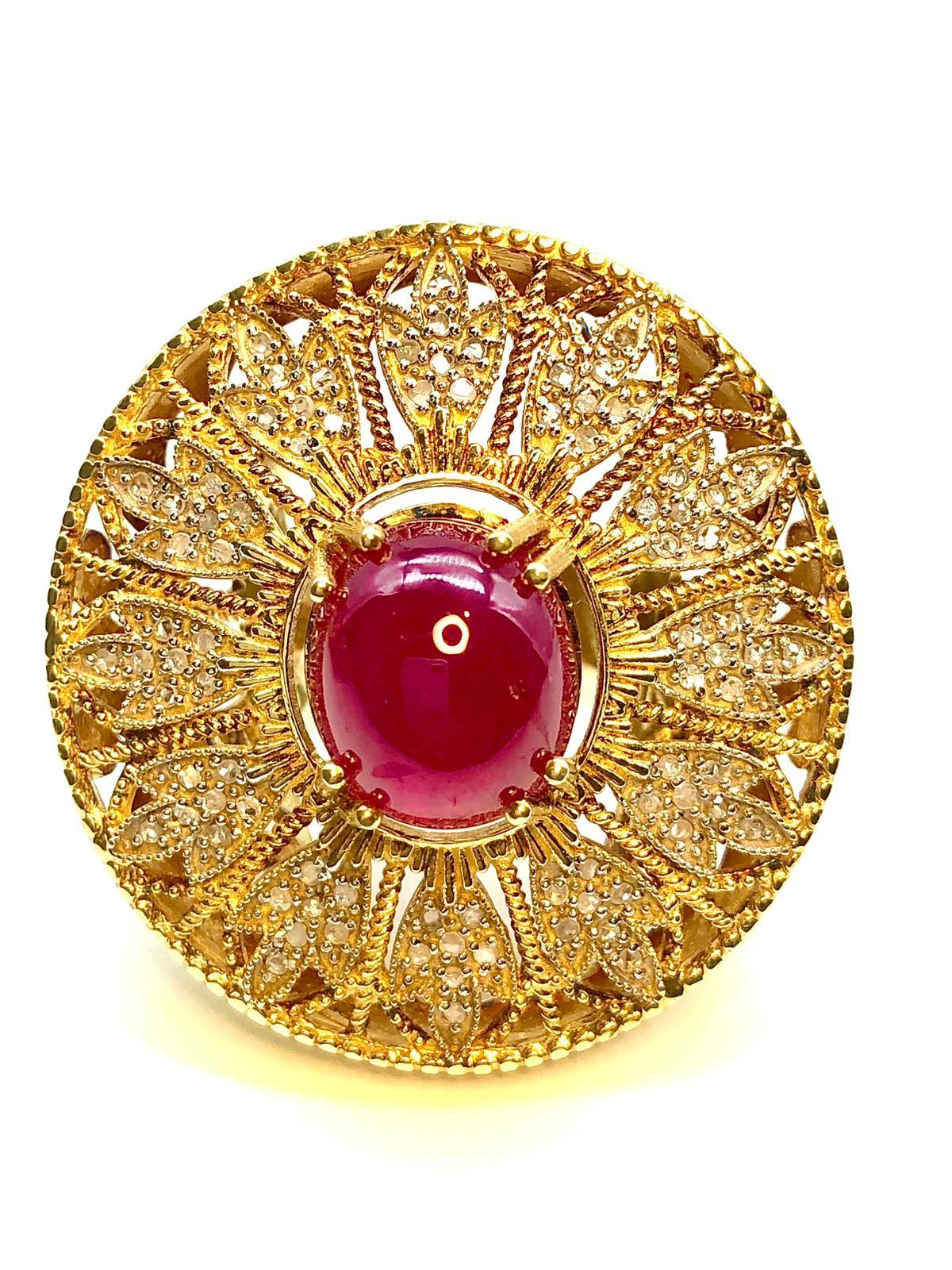 Anello da cocktail con rubino naturale e diamanti 