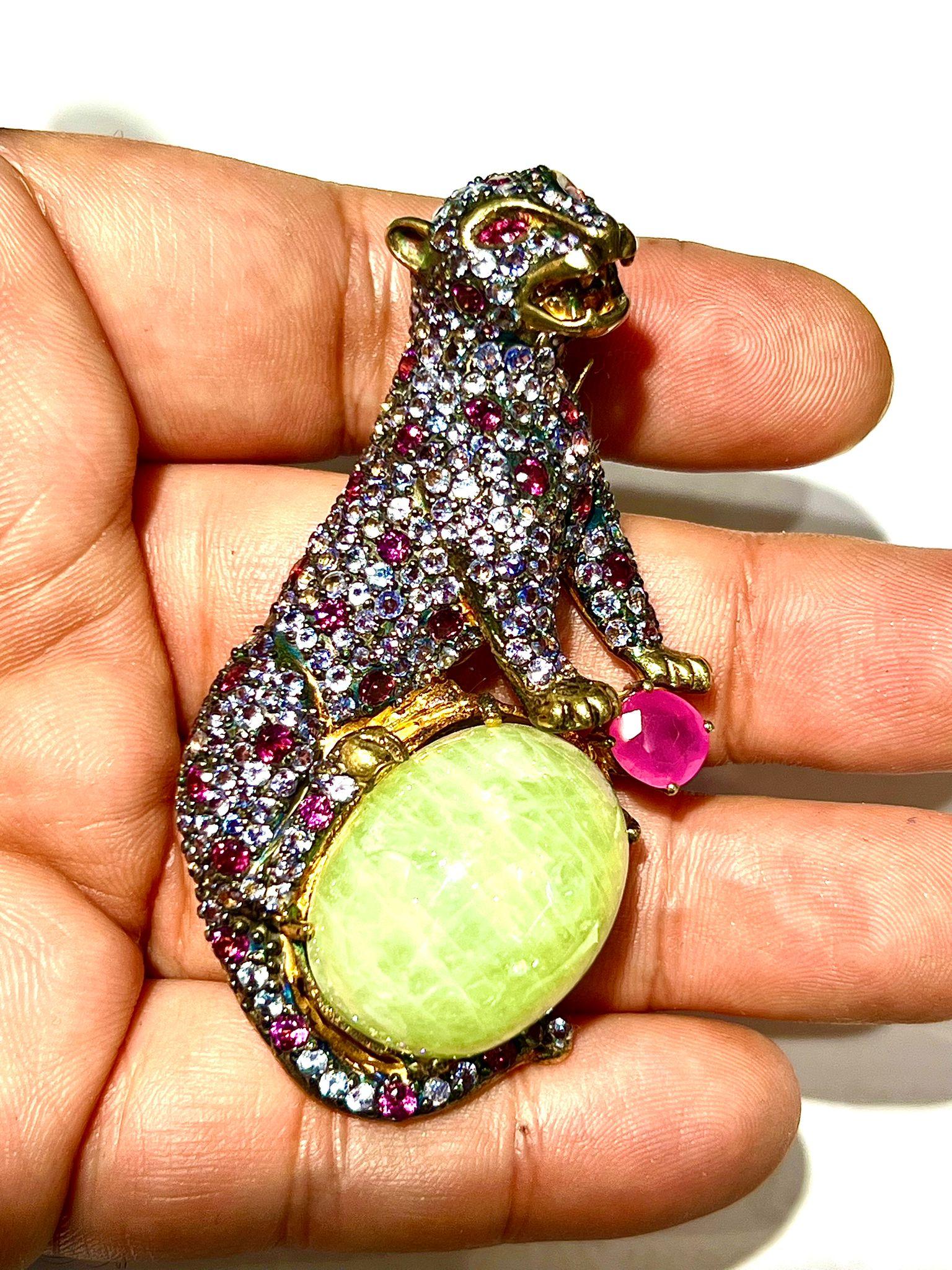 Bochic “Orient” Natural Ruby, Sapphire & Green Jade Brooch or Pendent Set In 18K For Sale 5