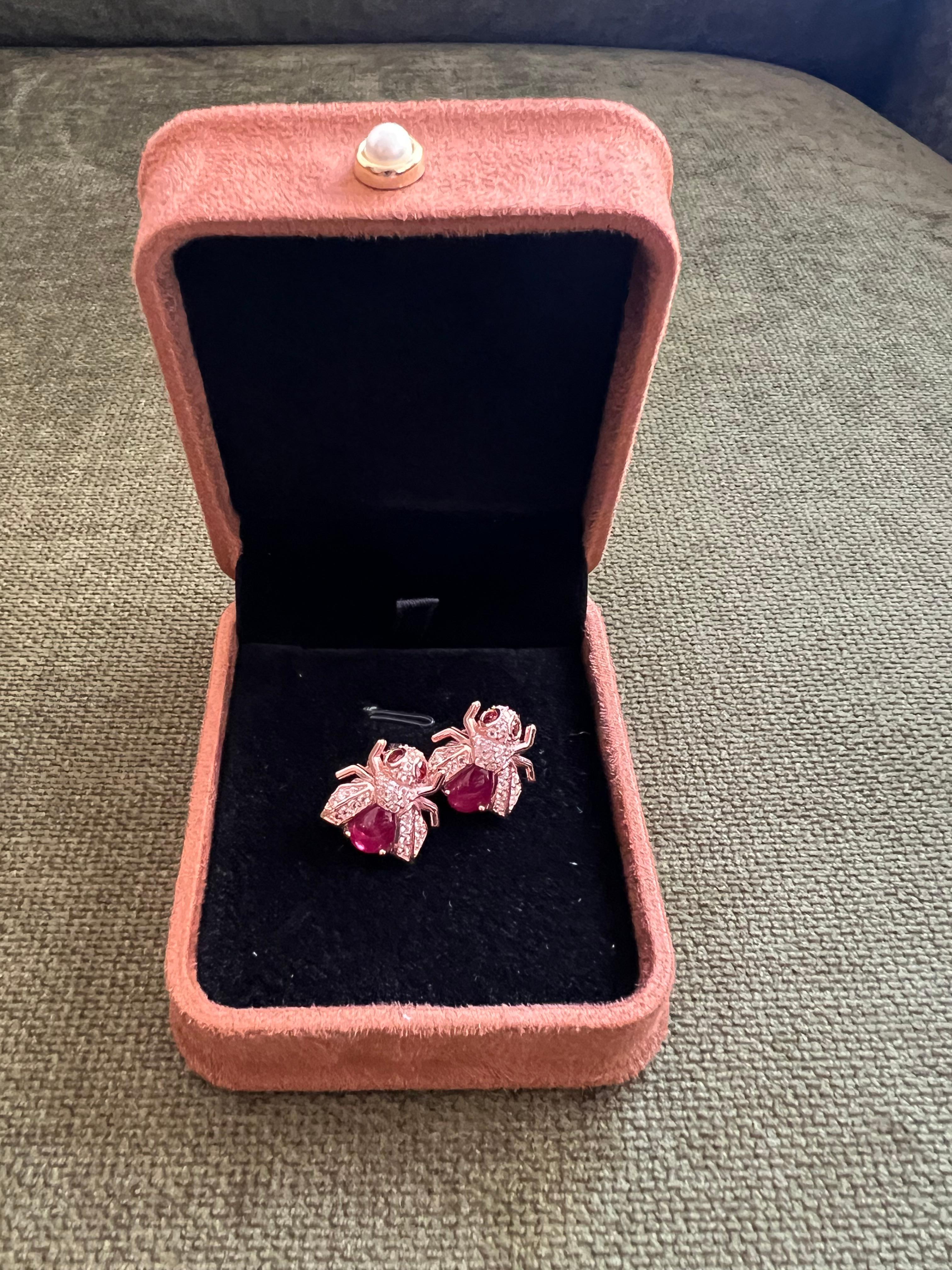 Bochic “Orient” Natural Ruby & Topaz Earrings Set In 18K Yellow Gold & Silver

Natural Ruby - 4 carats 
Natural White Topaz - 1 carats 
Natural Ruby - 0.30 carat 

The earrings from the 