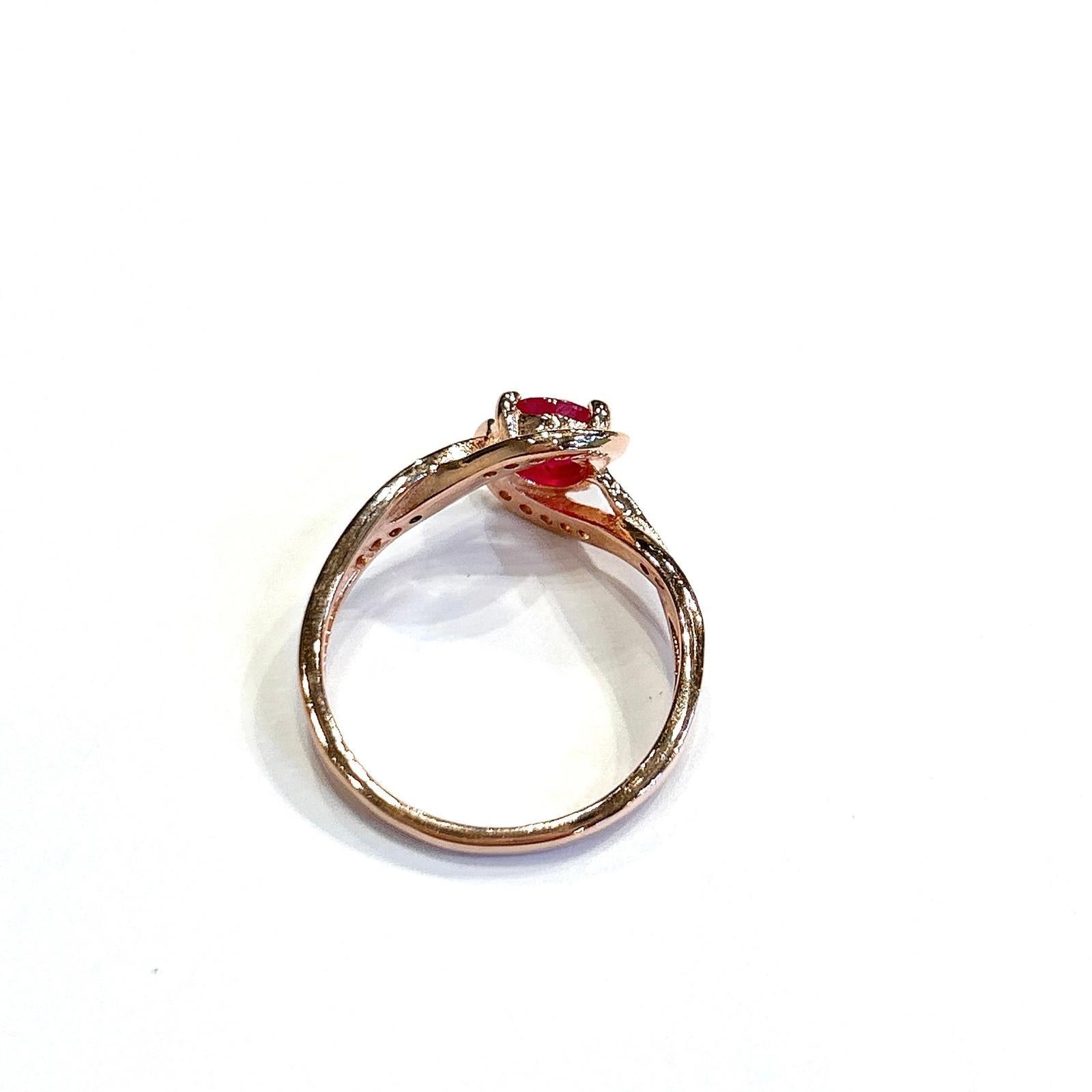 Brilliant Cut Bochic “Orient” Natural Ruby & Topaz Retro Solitaire Ring Set 18K Gold & Silver For Sale