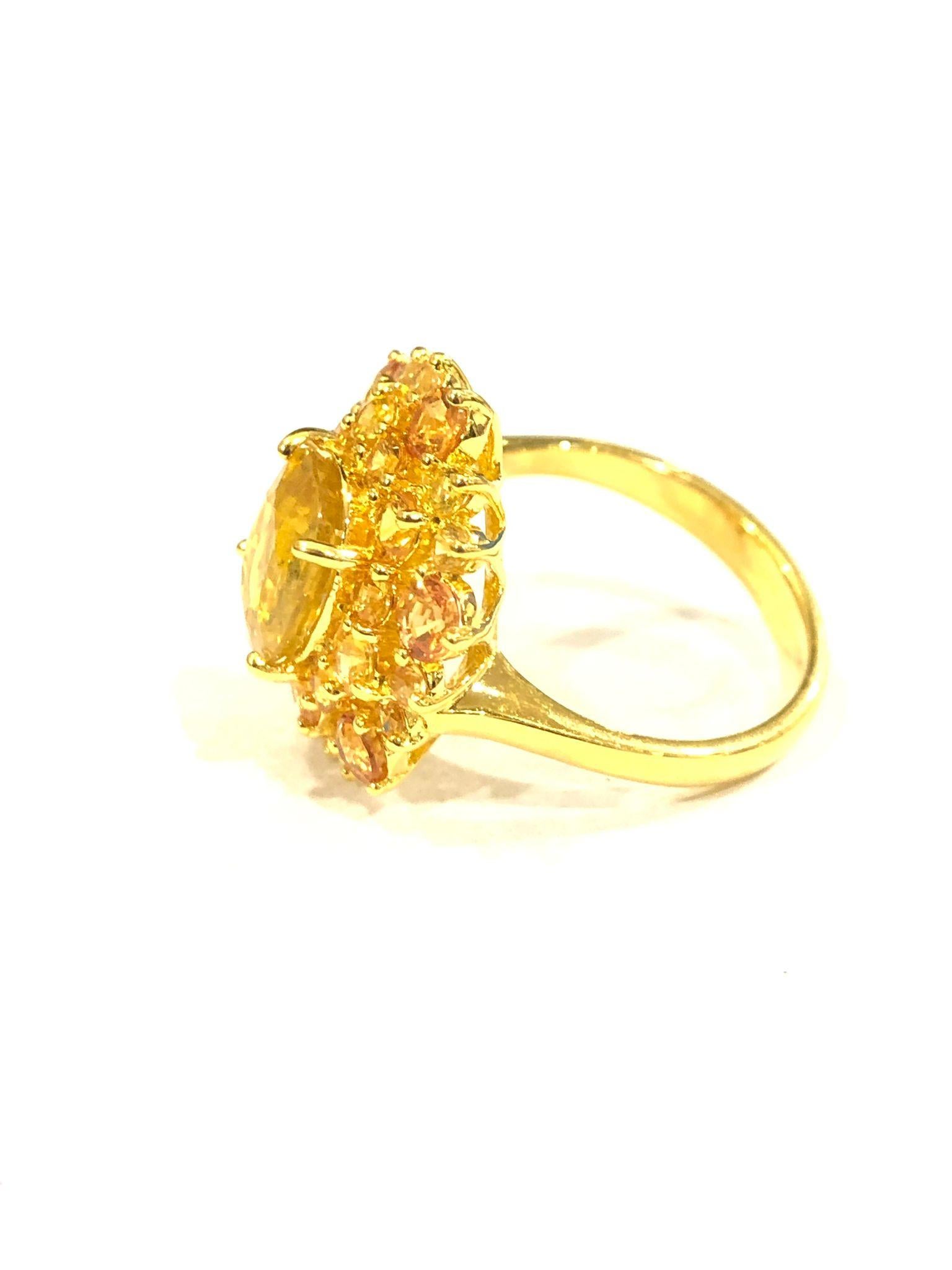 Baroque Bochic “Orient” Natural Yellow Sapphire Cluster Ring Set In 18K Gold & Silver en vente