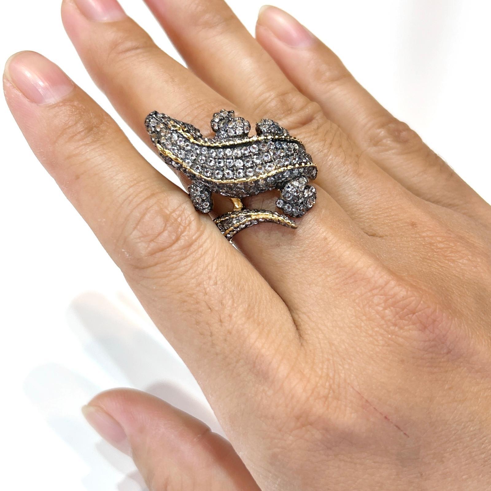 Bochic “Orient” Neoclassical Crocodile White Topaz Ring Set 18K Gold & Silver For Sale 2