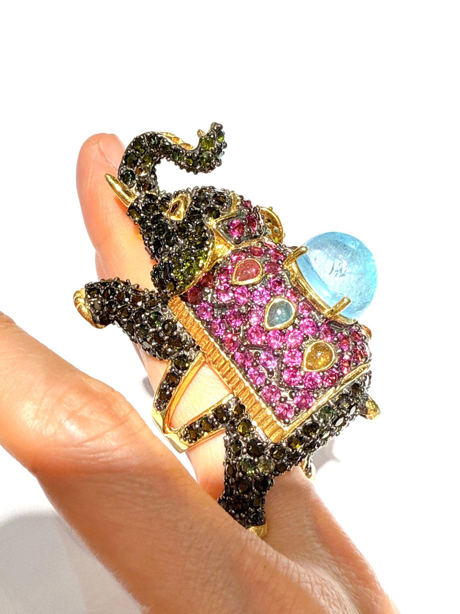Bochic “Orient” Neoclassical Elephant Sapphire & Aquamarine Ring Set 18K Gold For Sale 6