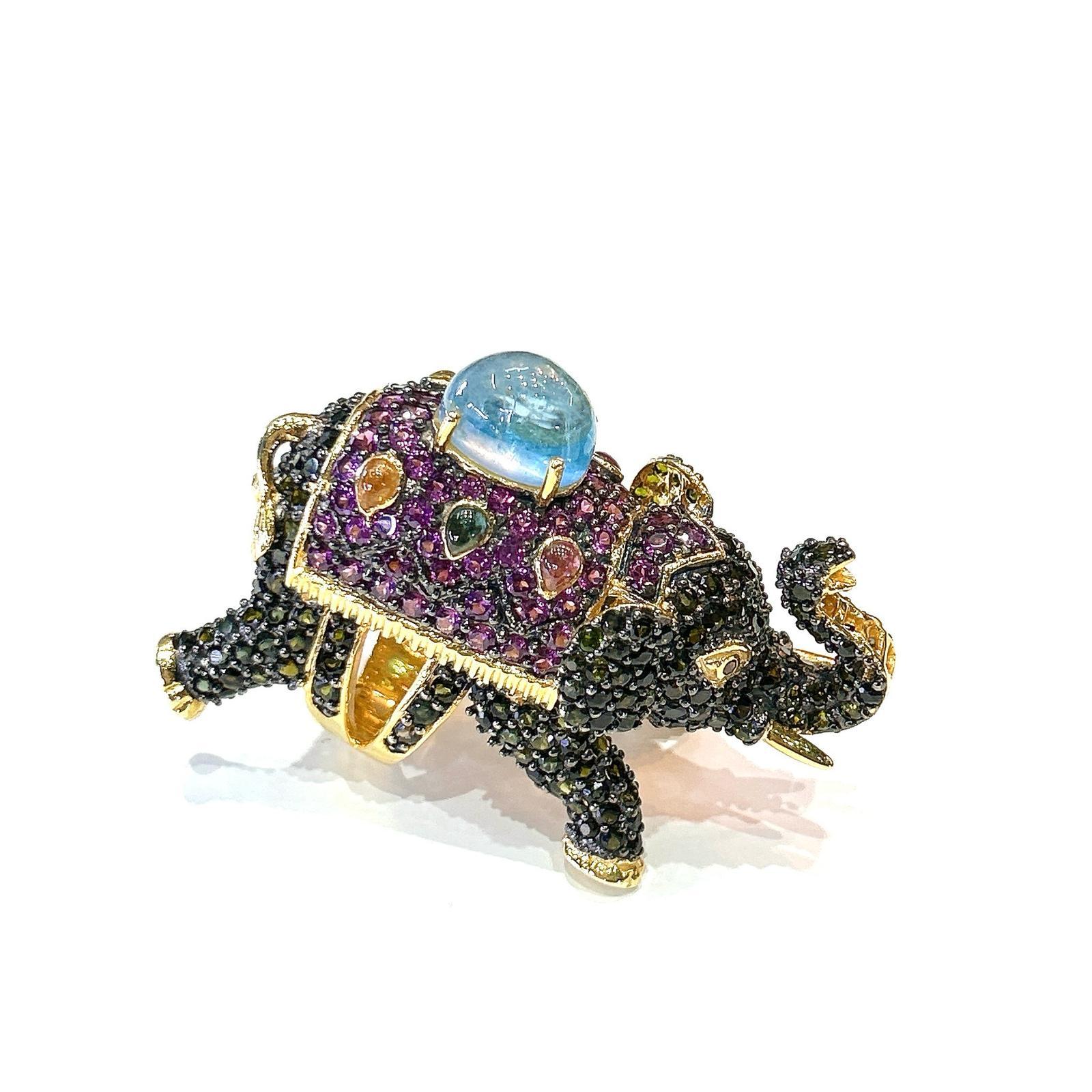 Bochic “Orient” Neoclassical Elephant Multi Fancy Sapphire and Aquamarine Ring Set 18K Gold & Silver

Fantastic Oriental-style ring inspired by CARTIER Iconic Neoclassical “Oriental Elephant” Collection
Natural Aquamarine - 4 carats 
Natural Multi