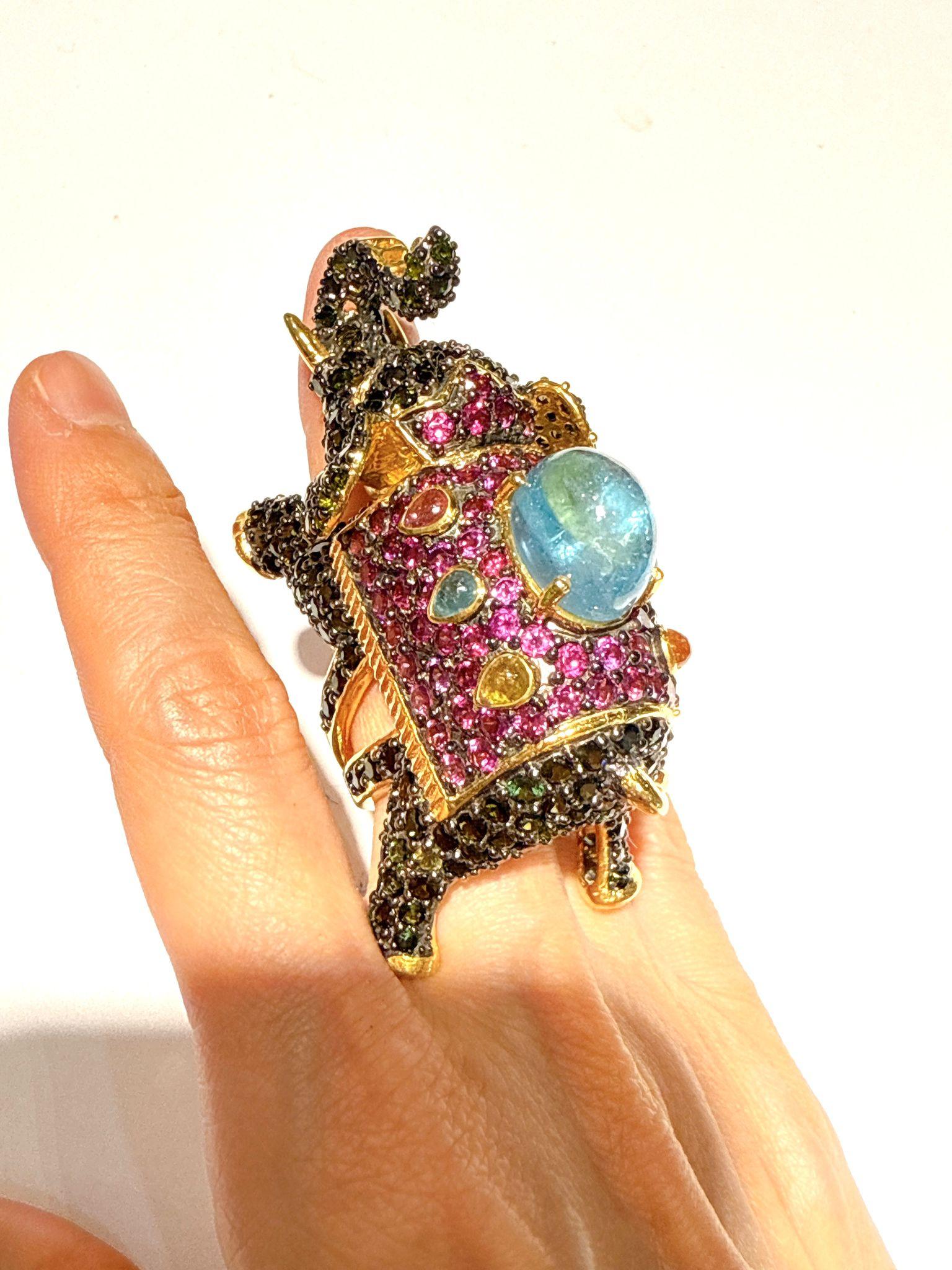 Brilliant Cut Bochic “Orient” Neoclassical Elephant Sapphire & Aquamarine Ring Set 18K Gold For Sale