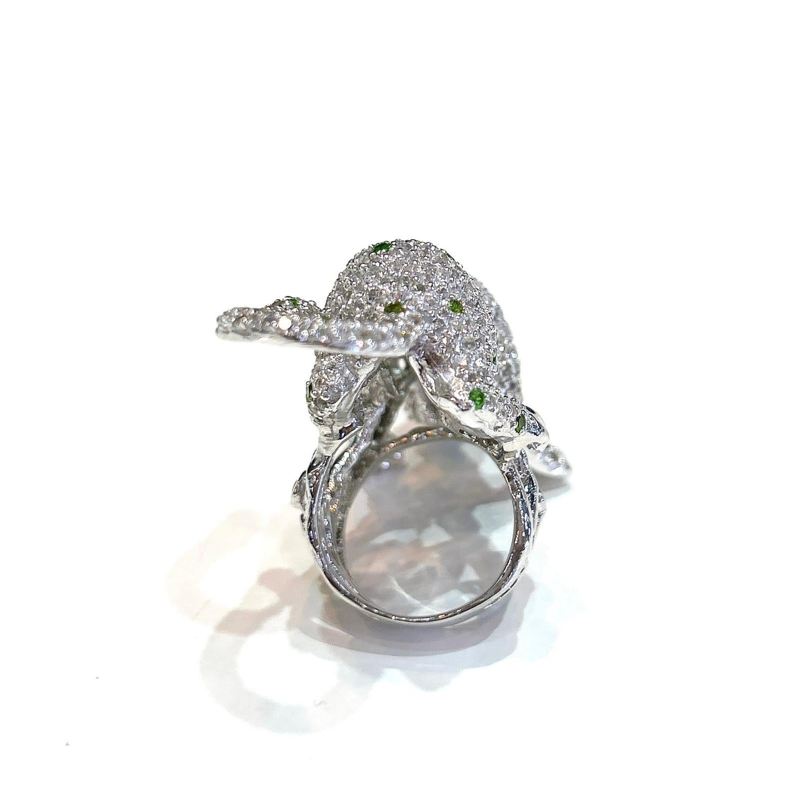 Brilliant Cut Bochic “Orient” Panthere Emerald & Sapphire Ring Set In 18K White Gold & Silver For Sale