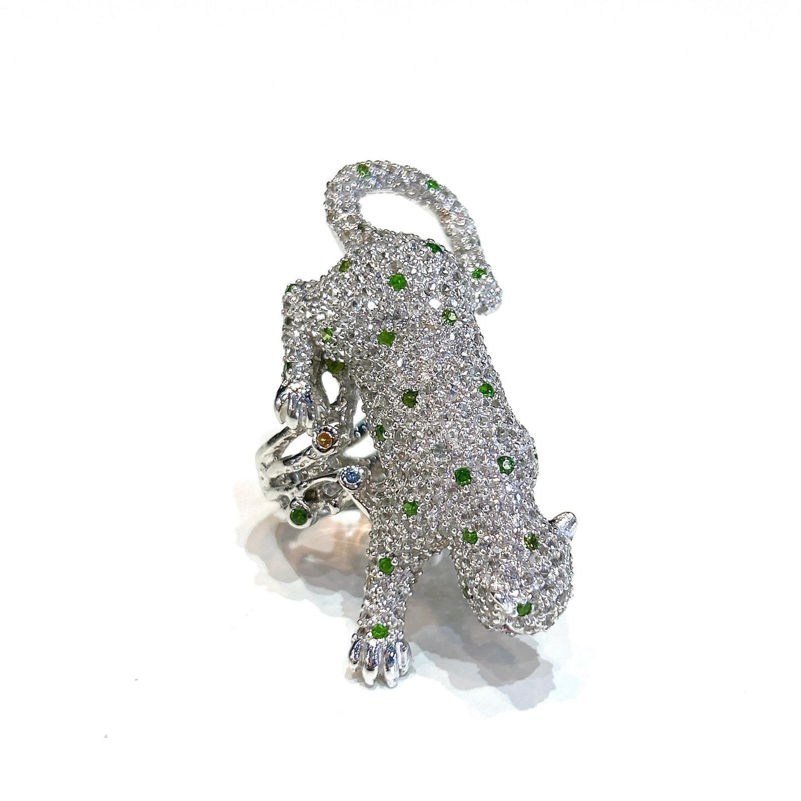 Bochic “Orient” Panthere Emerald & Sapphire Ring Set In 18K White Gold & Silver For Sale 1