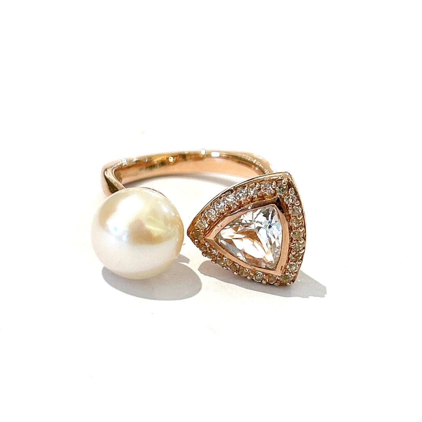 Baroque Bochic “Orient” Pearl & Natural Trillion White Topaz Ring 18K Gold & Silver For Sale