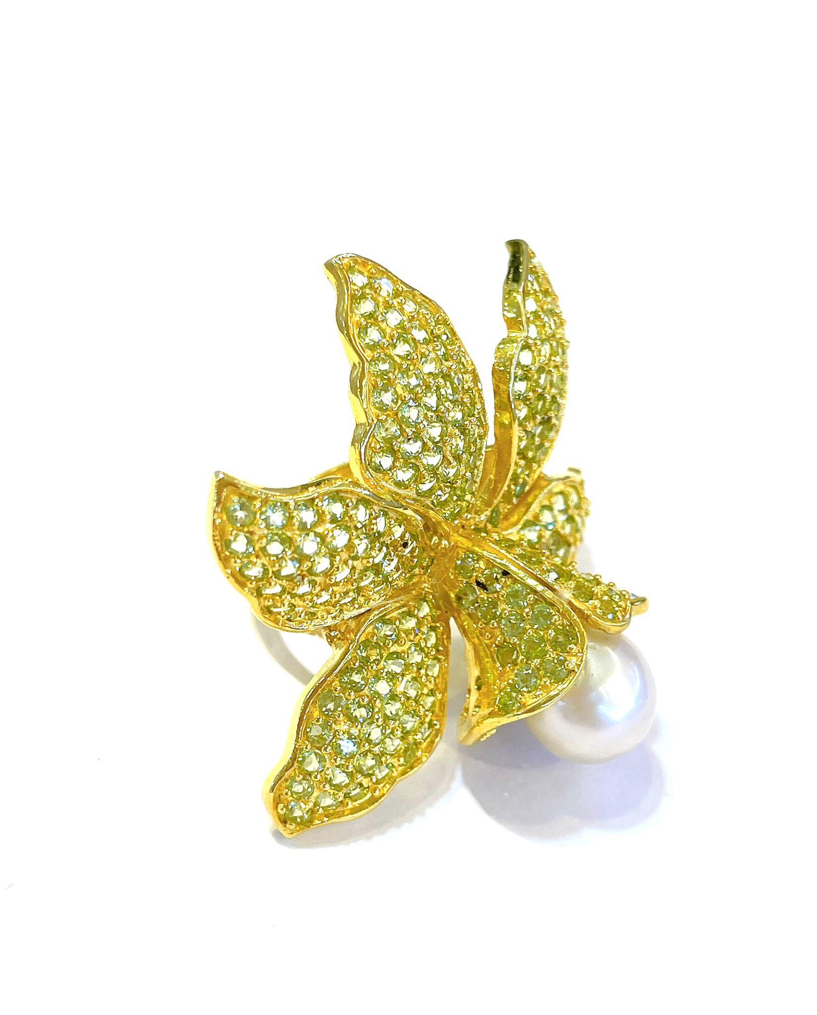 Baroque Bochic “Orient” Peridot & Pearl Cocktail Ring set in 18K Gold & Silver For Sale