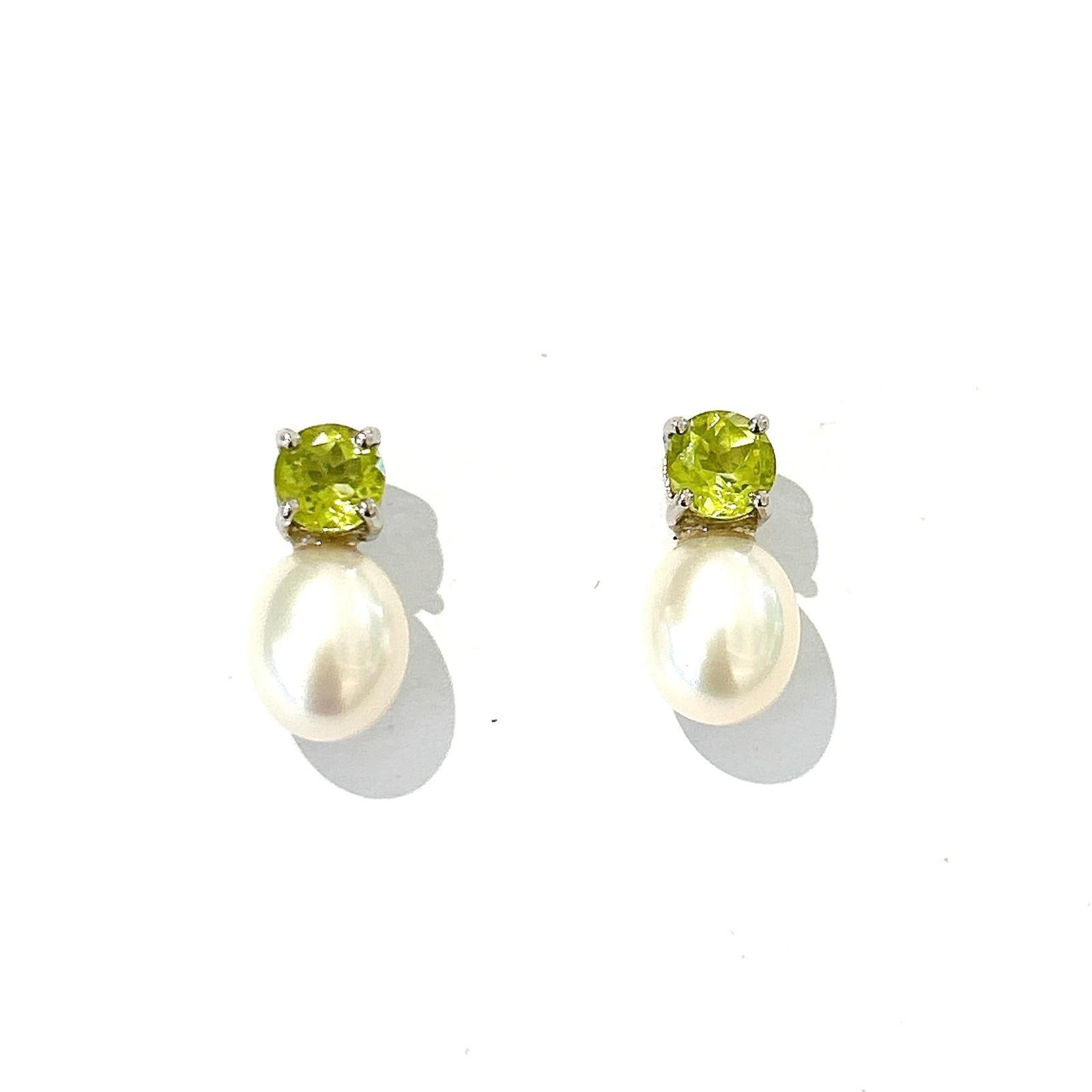 Bochic “Orient” Peridot & South Sea Pear  Earrings Set In 18K Gold & Silver For Sale 2
