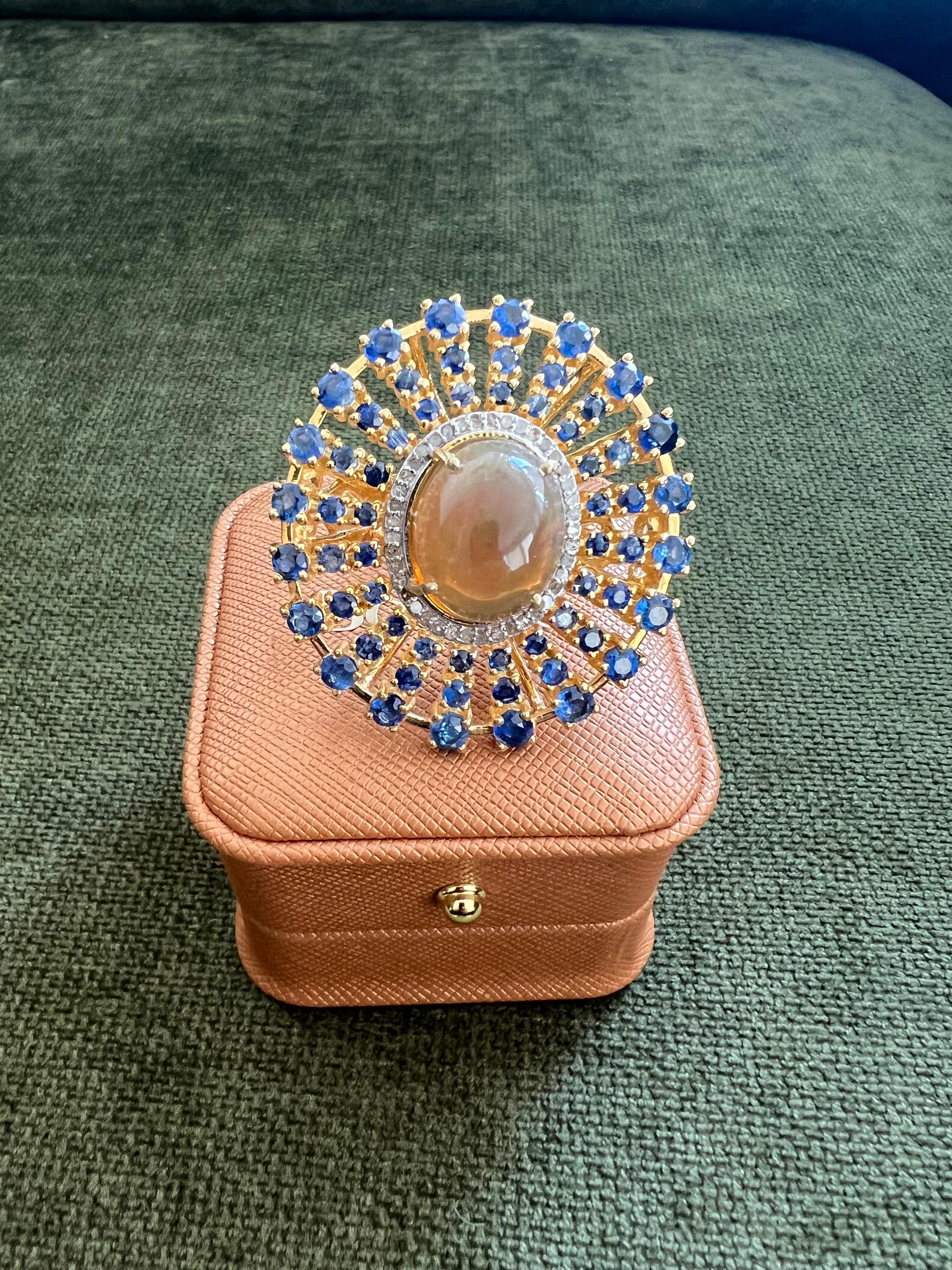Brilliant Cut Bochic “Orient” Rare Vintage Honey Opal & Sapphire Ring Set 18K Gold & Silver For Sale