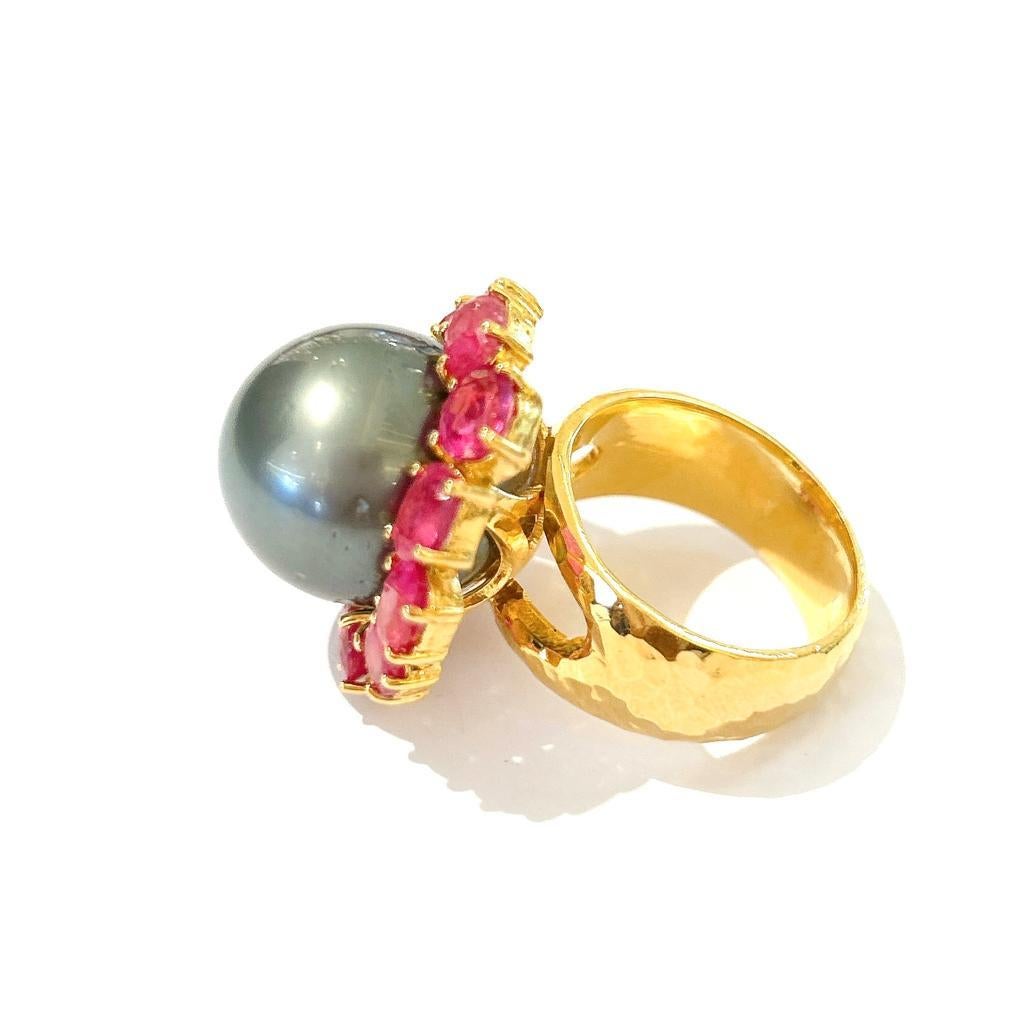 Women's Bochic “Orient” Red Ruby & Black Tahiti Pearl Ring Set In 18K Gold & Silver  For Sale