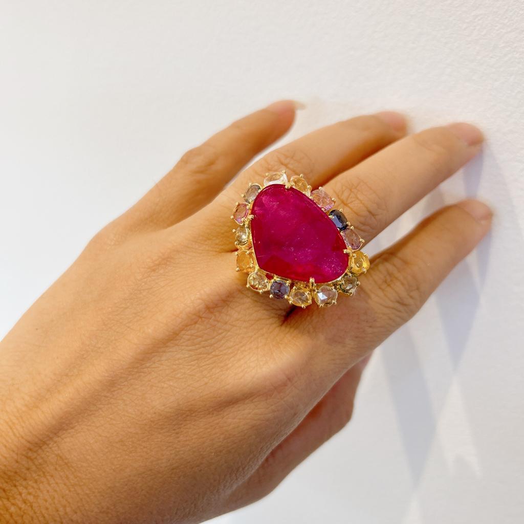 Belle Époque Bochic “Orient” Red Ruby & Multi Color Sapphire Ring Set In 18K Gold & Silver  For Sale