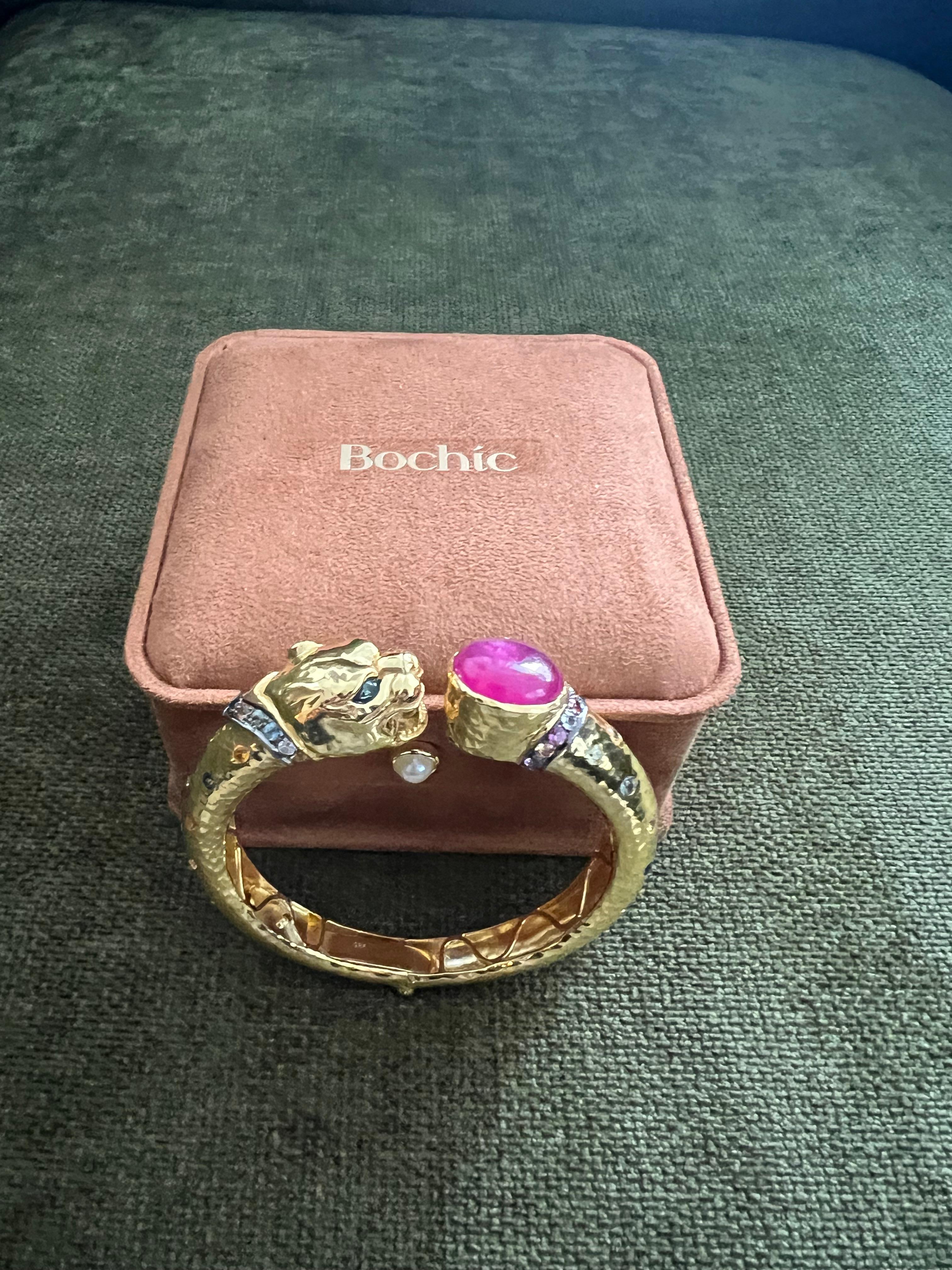 Bochic “Orient” Red Ruby & Multi Sapphire Dragon Bangle Set In 18K Gold & Silver For Sale 5
