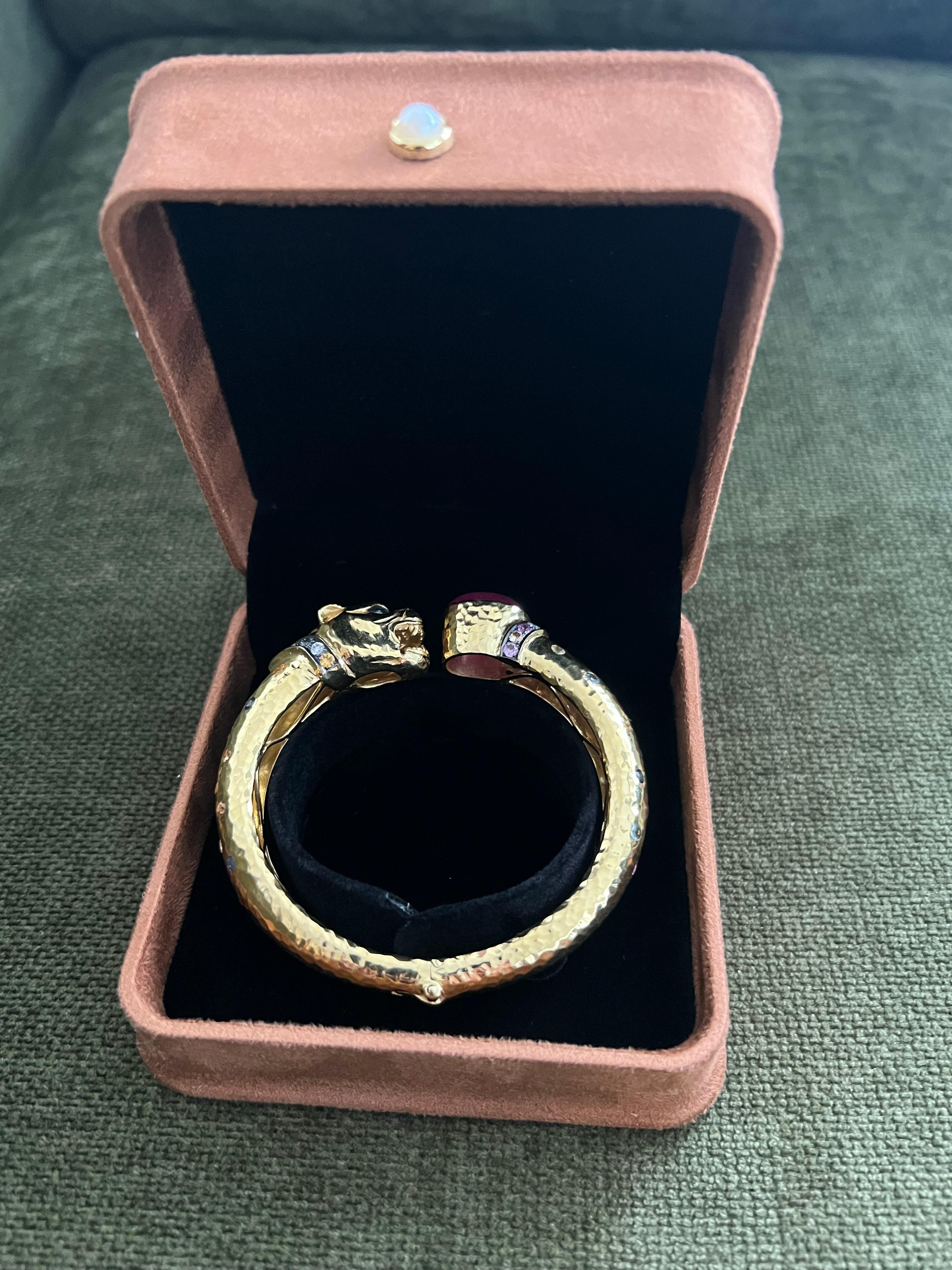 Bochic “Orient” Red Ruby & Multi Sapphire Dragon Bangle Set In 18K Gold & Silver For Sale 10