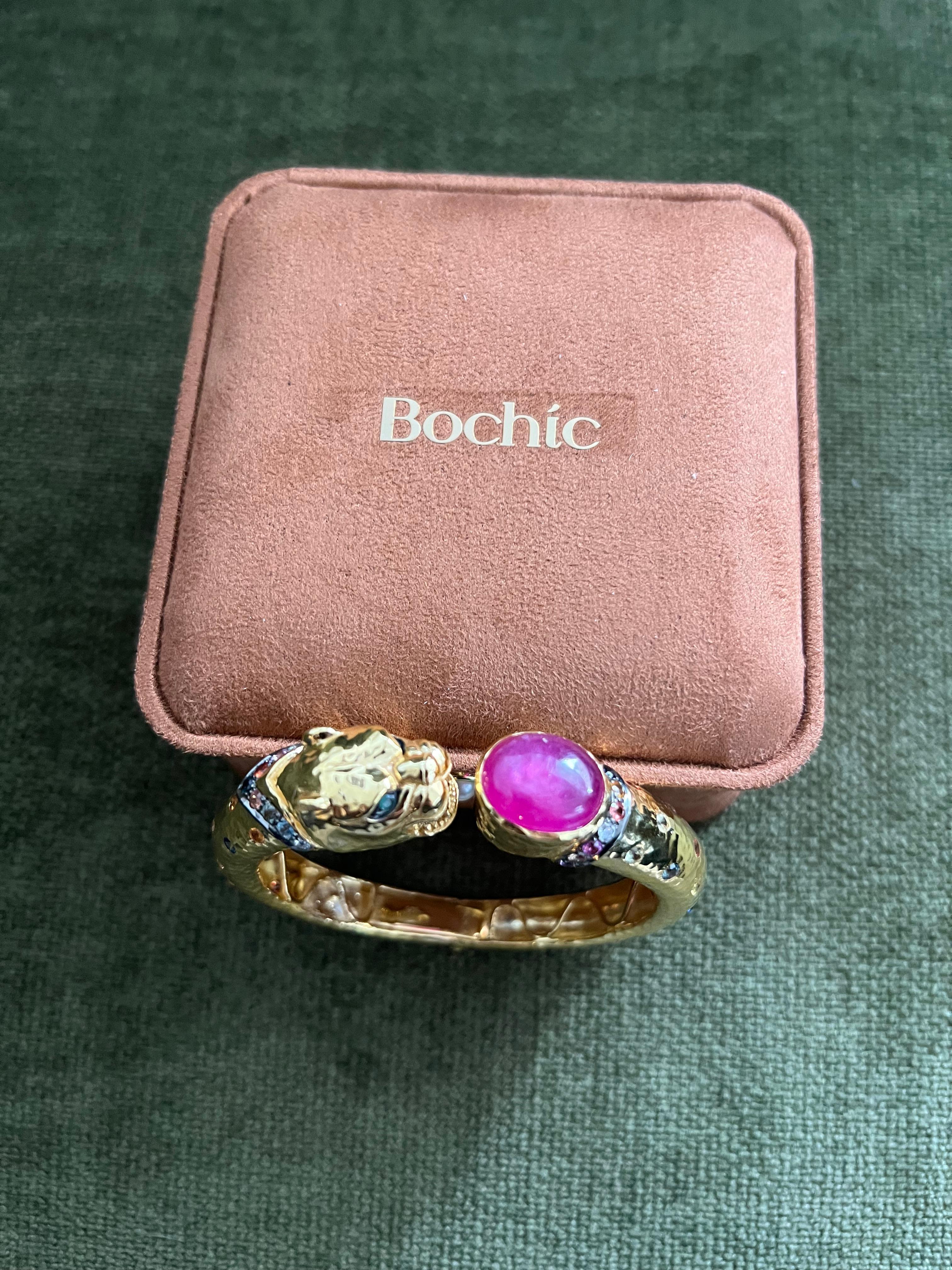 Bochic “Orient” Red Ruby & Multi Sapphire Dragon Bangle Set In 18K Gold & Silver For Sale 3