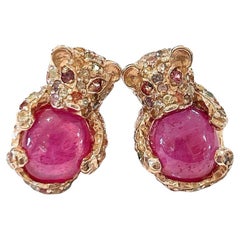 Boucles d'oreilles Bochic Orient en or et argent 18 carats serties de rubis rouges, de plusieurs saphirs