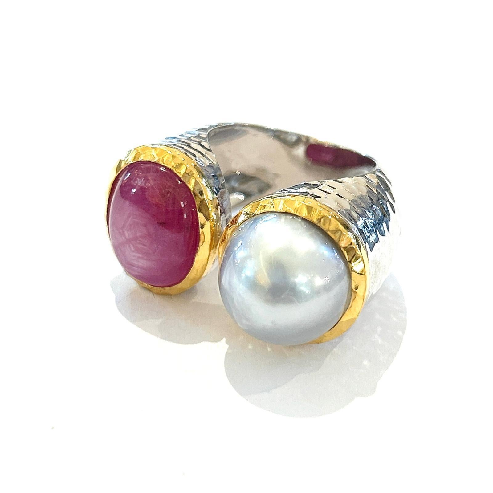 Bochic “Orient” Red Ruby & White South Pearl Ring Set 18K White Gold & Silver In New Condition For Sale In New York, NY