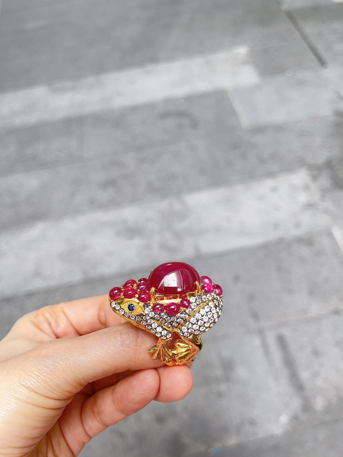 “Orient” Red Ruby & White Topaz Cocktail Ring Set in 22k Gold & Silver In New Condition For Sale In New York, NY