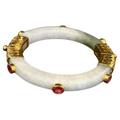 Bracelet jonc Bochic Orient rétro en or et argent 18 carats serti de rubis et de jade vintage 