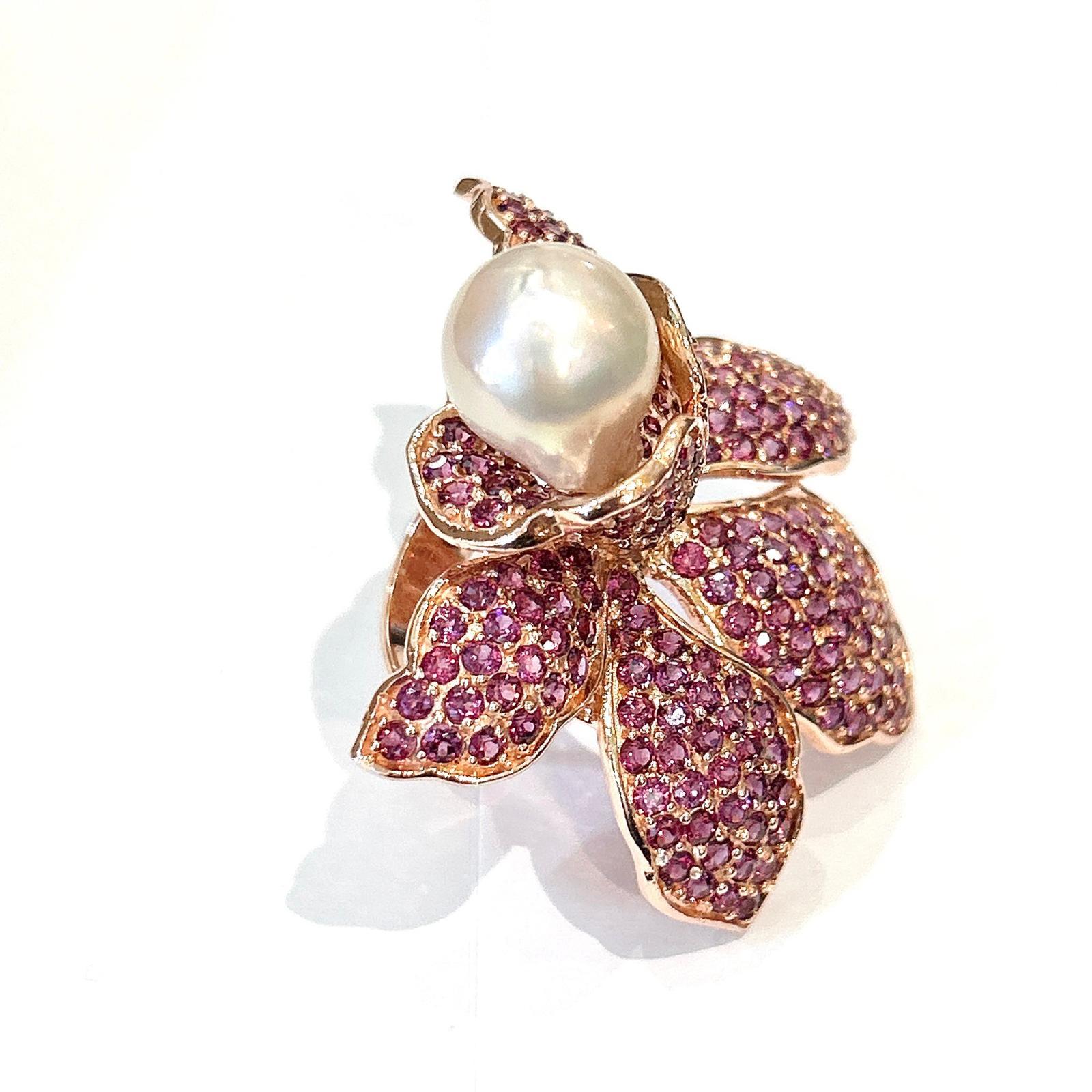 Brilliant Cut Bochic “Orient” Rodorite & Pearl Brooch / Pendant Set In 18K Gold & Silver For Sale