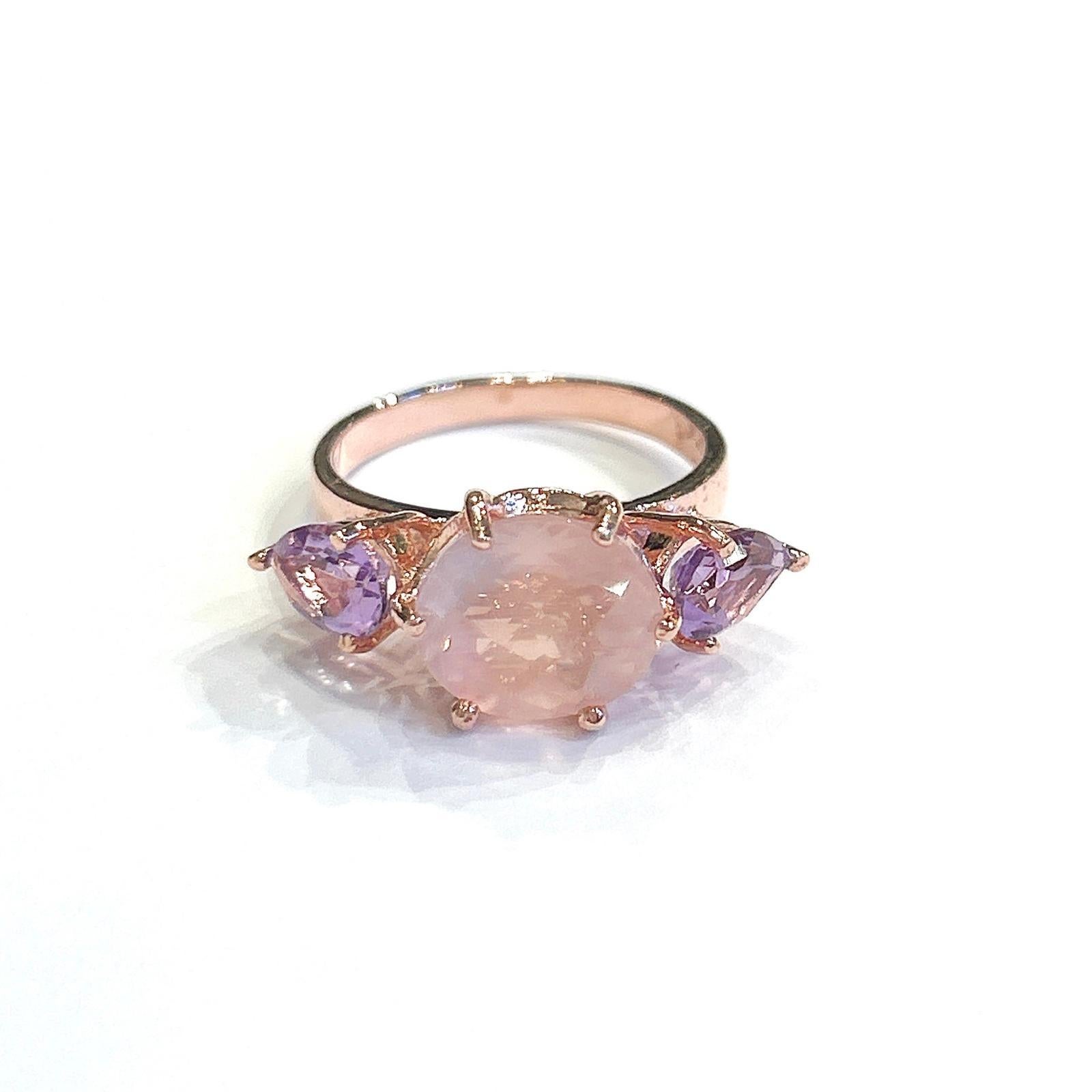 Bochic “Orient” Rose Quartz & Amethyst 3 Gem Ring, Set 18K White Gold & Silver

Natural Rose Quartz  - 2 carats 
Natural Amethyst - 2 carats
16.3 gram 

This Ring is from the 