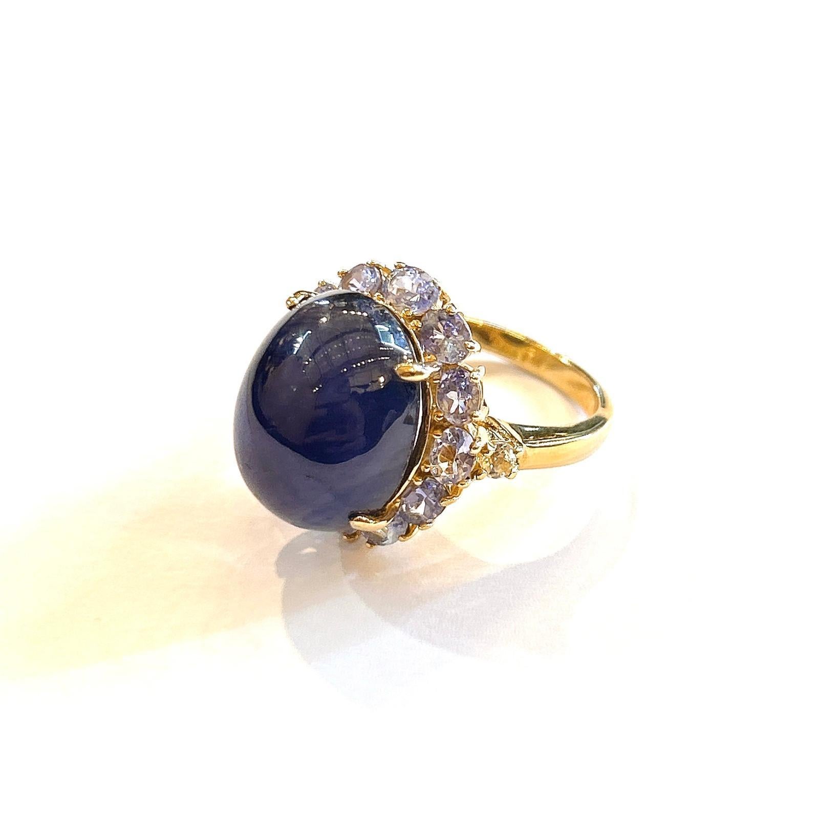 Cabochon Bochic “Orient” Royal Blue Sapphire & Lilac Tanzanite Vintage Cluster Ring Set For Sale