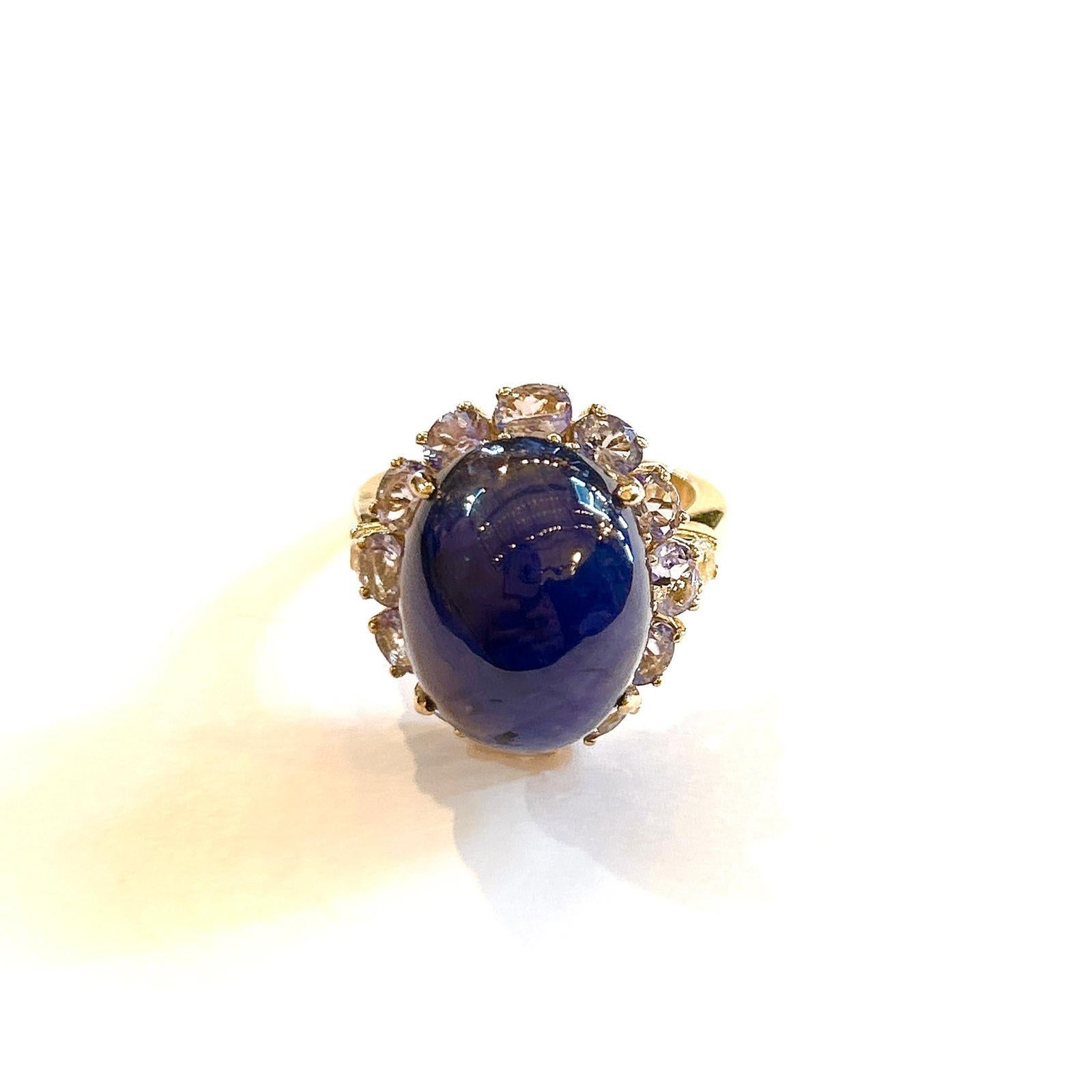 Bochic “Orient” Royal Blue Sapphire & Lilac Tanzanite Vintage Cluster Ring Set In New Condition For Sale In New York, NY