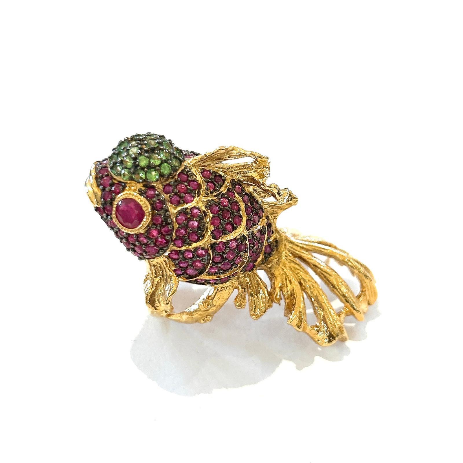 Anello da cocktail multi gemma con rubino e smeraldo 