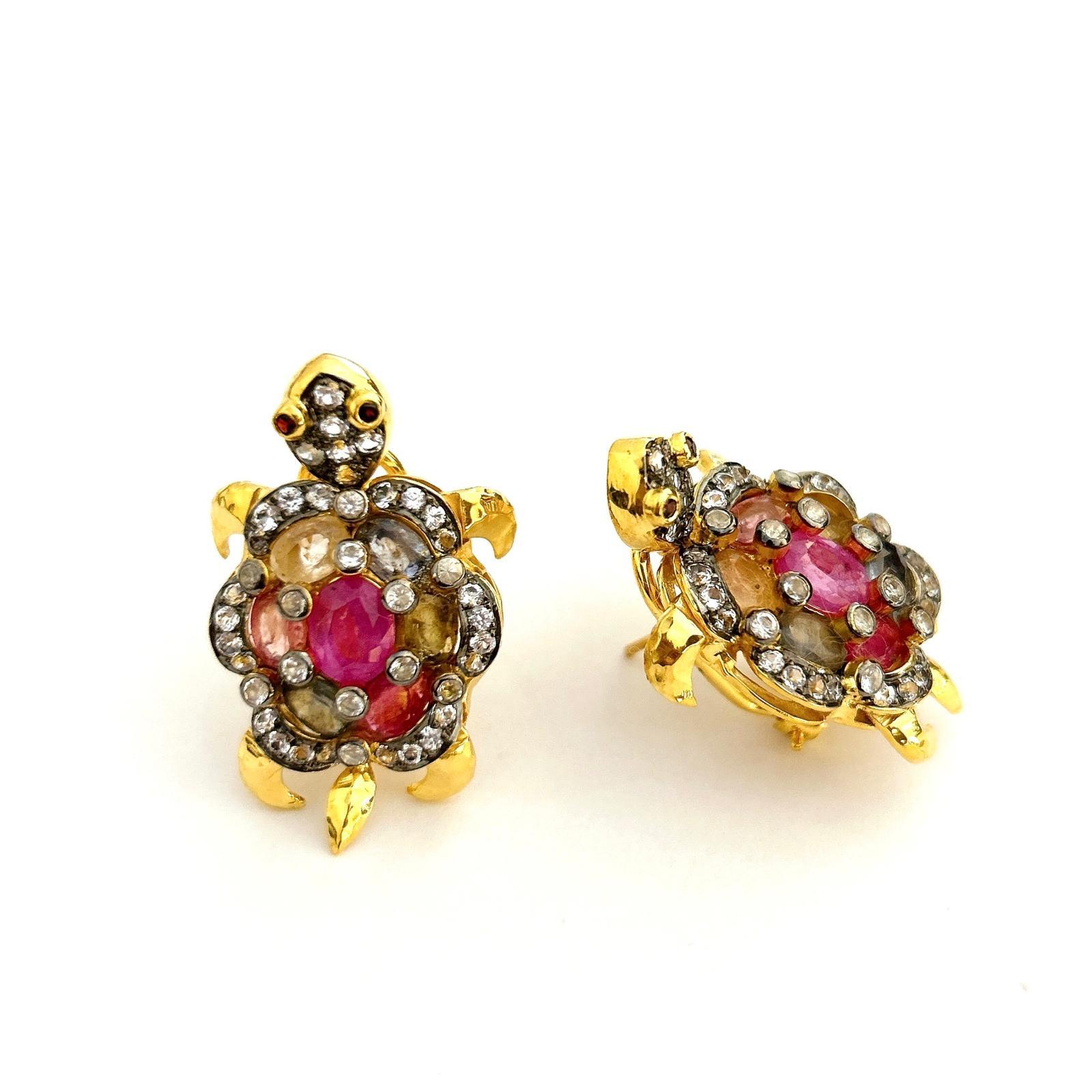 Taglio brillante Set di orecchini a forma di tartaruga con rubini e zaffiri fantasia Bochic 