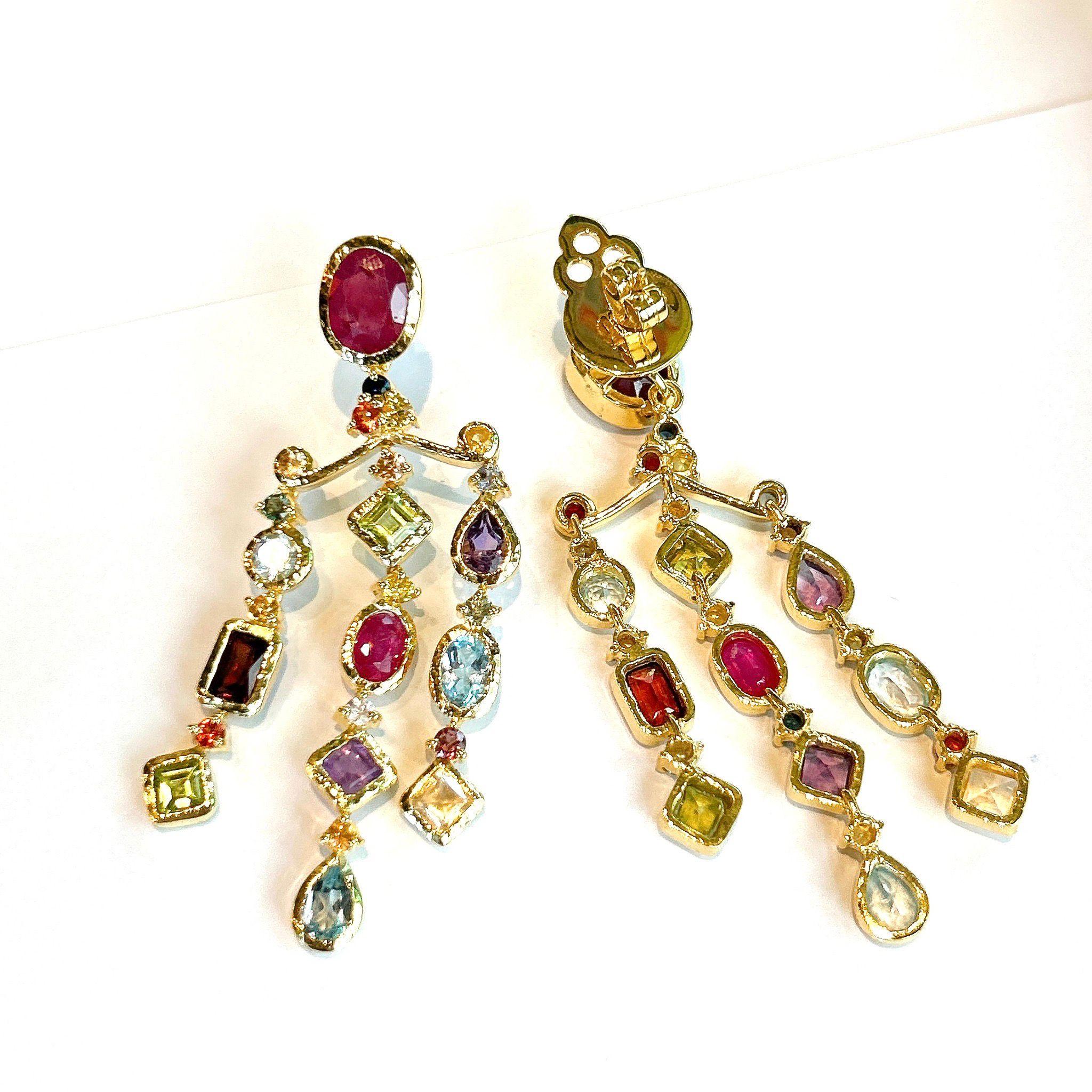 Taglio brillante Bochic “Orient” Ruby & Multi gem Chandelier Earrings Set 18K Gold&Silver in vendita
