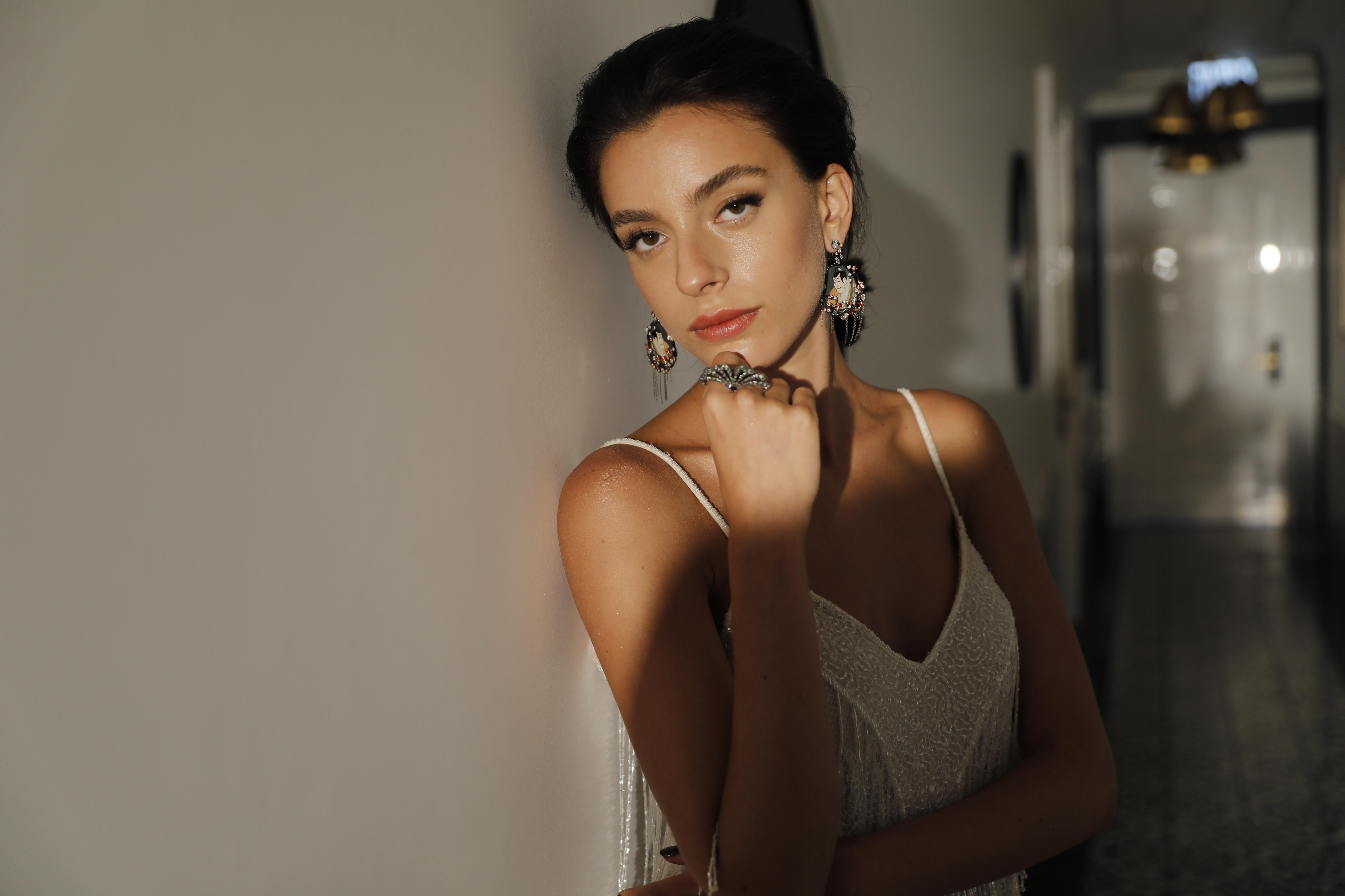 Bochic “Orient” Ruby & Multi gem Chandelier Earrings Set 18K Gold&Silver in vendita 2