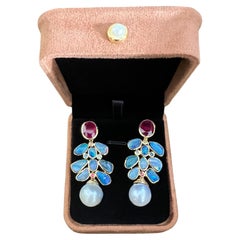 Boucles d'oreilles Bochic Orient en or et argent 18 carats serties de rubis, d'opales et de saphirs fantaisie