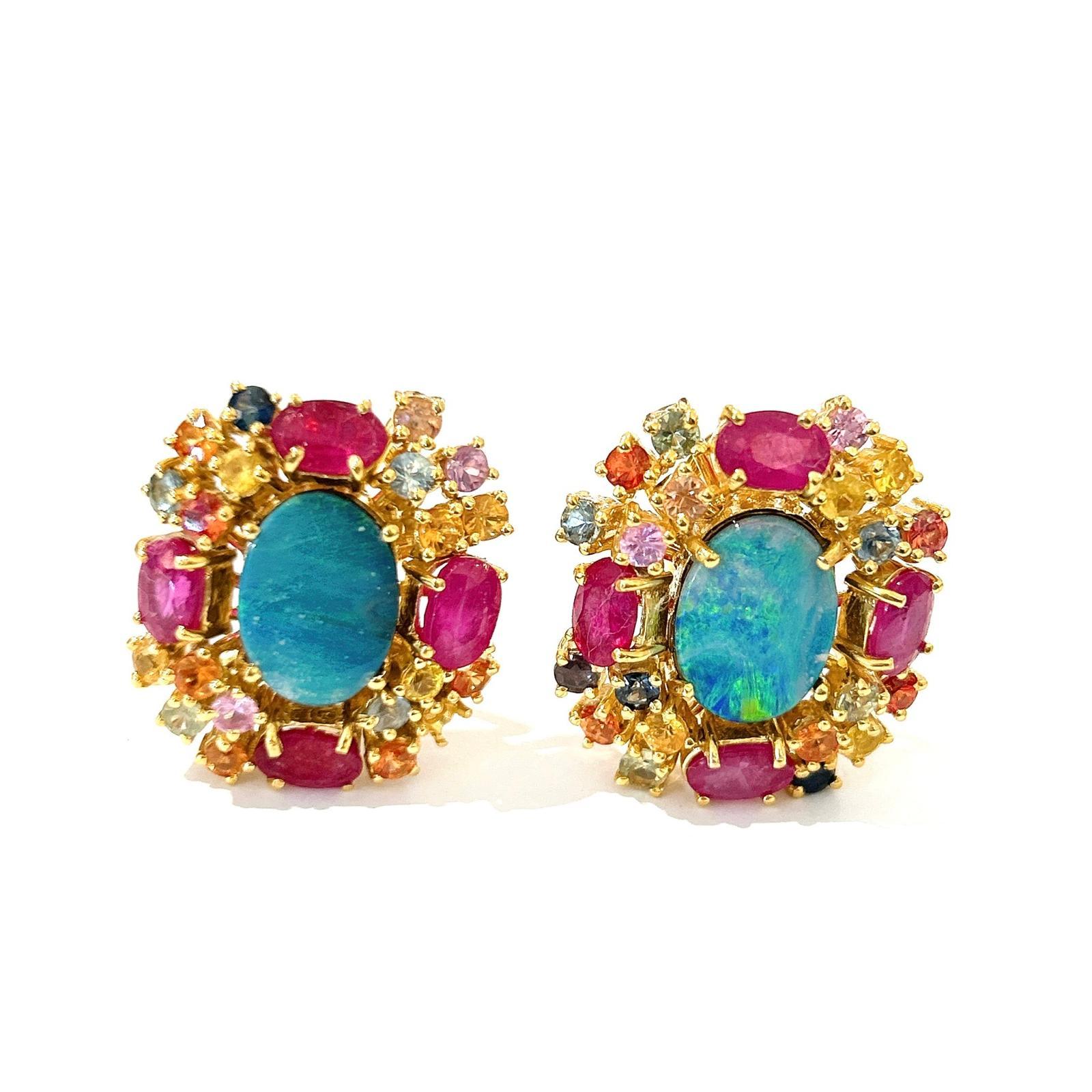 Bochic Orient-Ohrringe aus 18 Karat Gold und Silber mit Rubin, Opal und mehreren Saphiren (Brillantschliff)